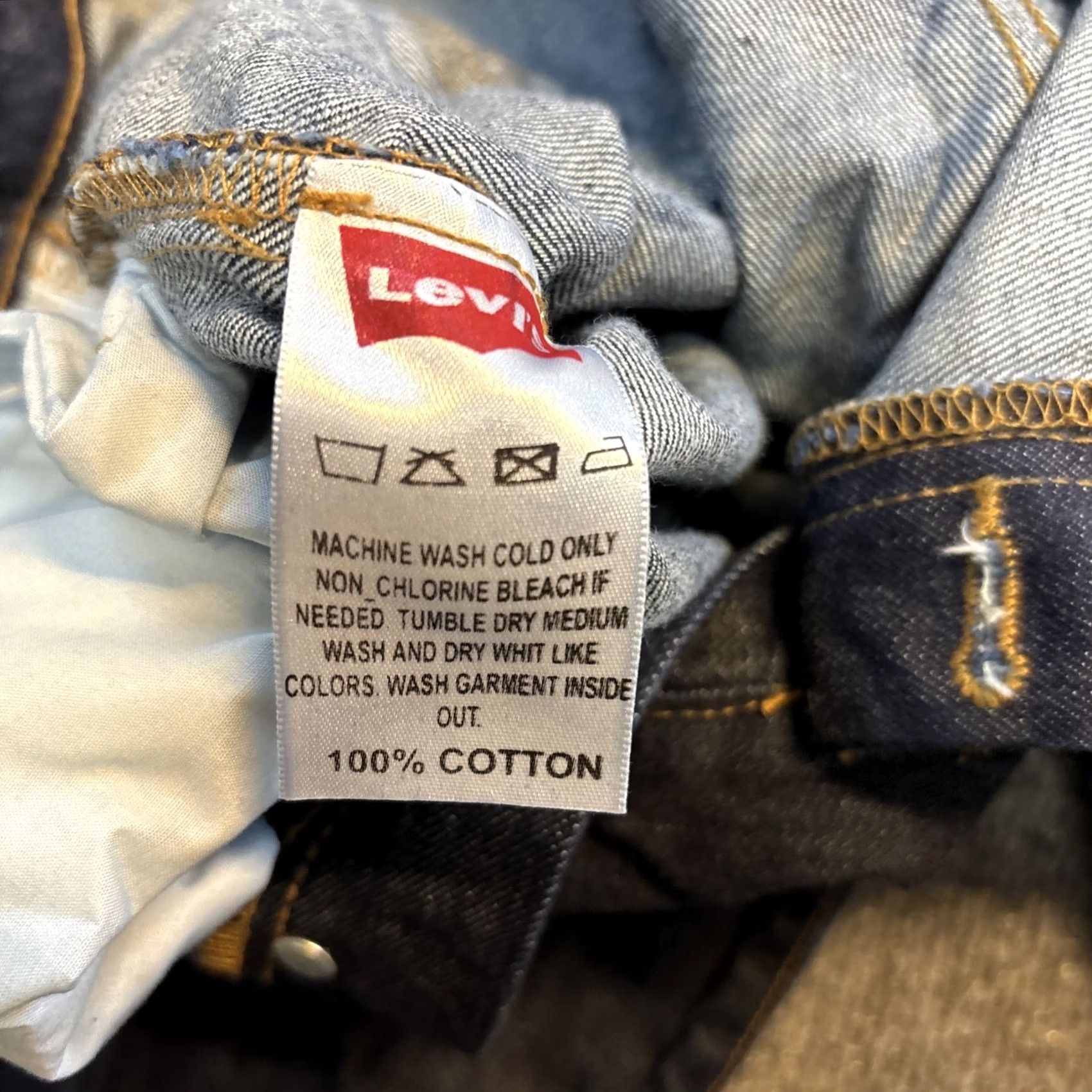 Levi's VINTAGE Levi's 501 Jeans 90s-2000s Mens Button-Fly Red Tab 36x30 Keychain Logo 5-Pocket Denim Blue Straight Size US 36 / EU 52 - 7 Thumbnail