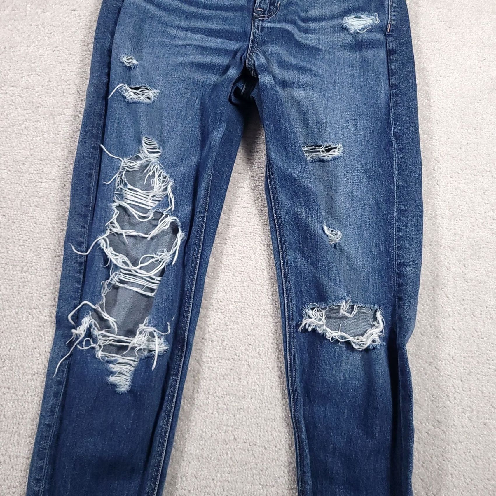 American Eagle Outfitters VINTAGE American Eagle Strigid Distressed Mom Jean Women's 4 Long 26X29 Denim Destroyed Jeans Women Regular Long 29in Blue Distressed 5-Pocket Size 27" / US 4 / IT 40 - 4 Thumbnail