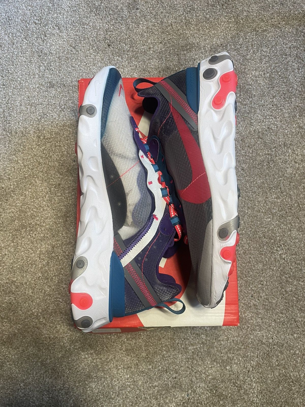 Nike Nike React Element 87 “Red Orbit” Size US 9.5 / EU 42-43 - 4 Thumbnail