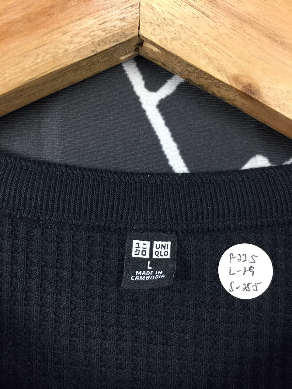 Uniqlo Uniqlo Waffle Knit Henley Long Sleeve Tee Size L Size US L / EU 52-54 / 3 - 8 Thumbnail