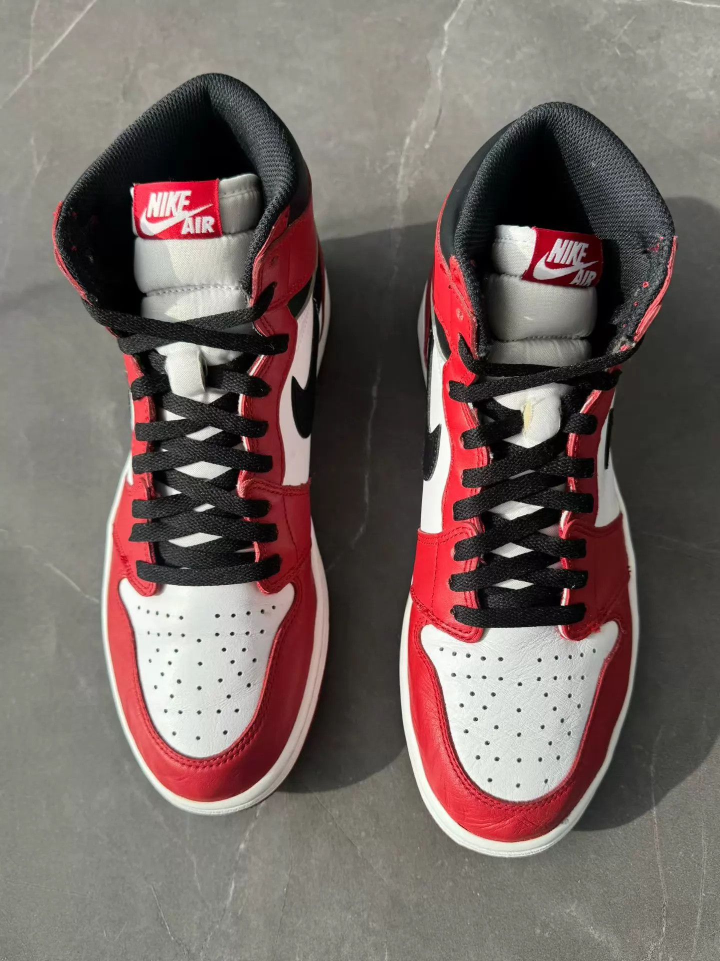 Nike Air Jordan 1 Chicago 2015 Release Size 45 2 Wears Size US 12 / EU 45 - 2 Thumbnail
