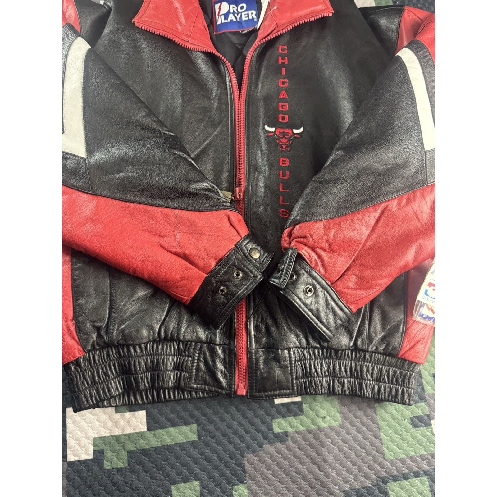 Pro Player Vintage Pro Player Chicago Bulls NBA Leather Jacket 90s M Size US M / EU 48-50 / 2 - 4 Thumbnail