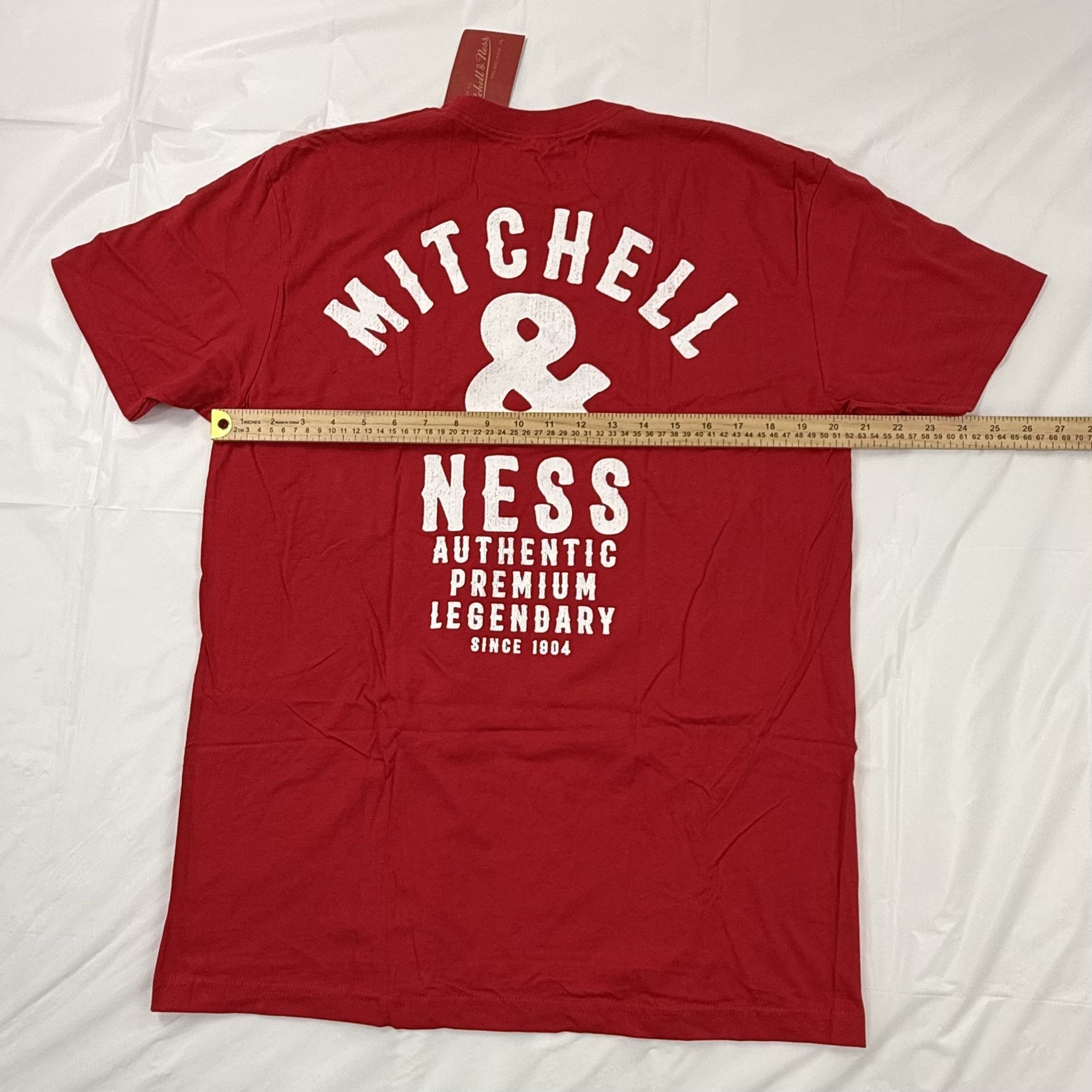 Mitchell & Ness Mitchell & Ness Authentic Premium Legendary Graphic T-Shirt Size US L / EU 52-54 / 3 - 4 Thumbnail