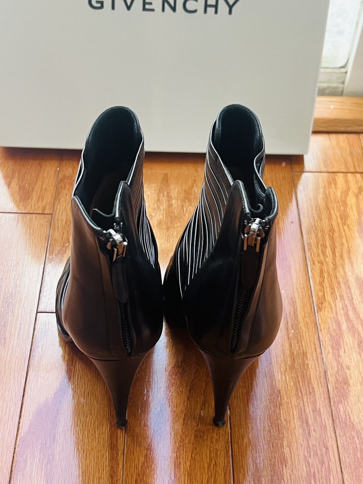 Givenchy Givenchy ankle boots Size US 6 / IT 36 - 5 Thumbnail