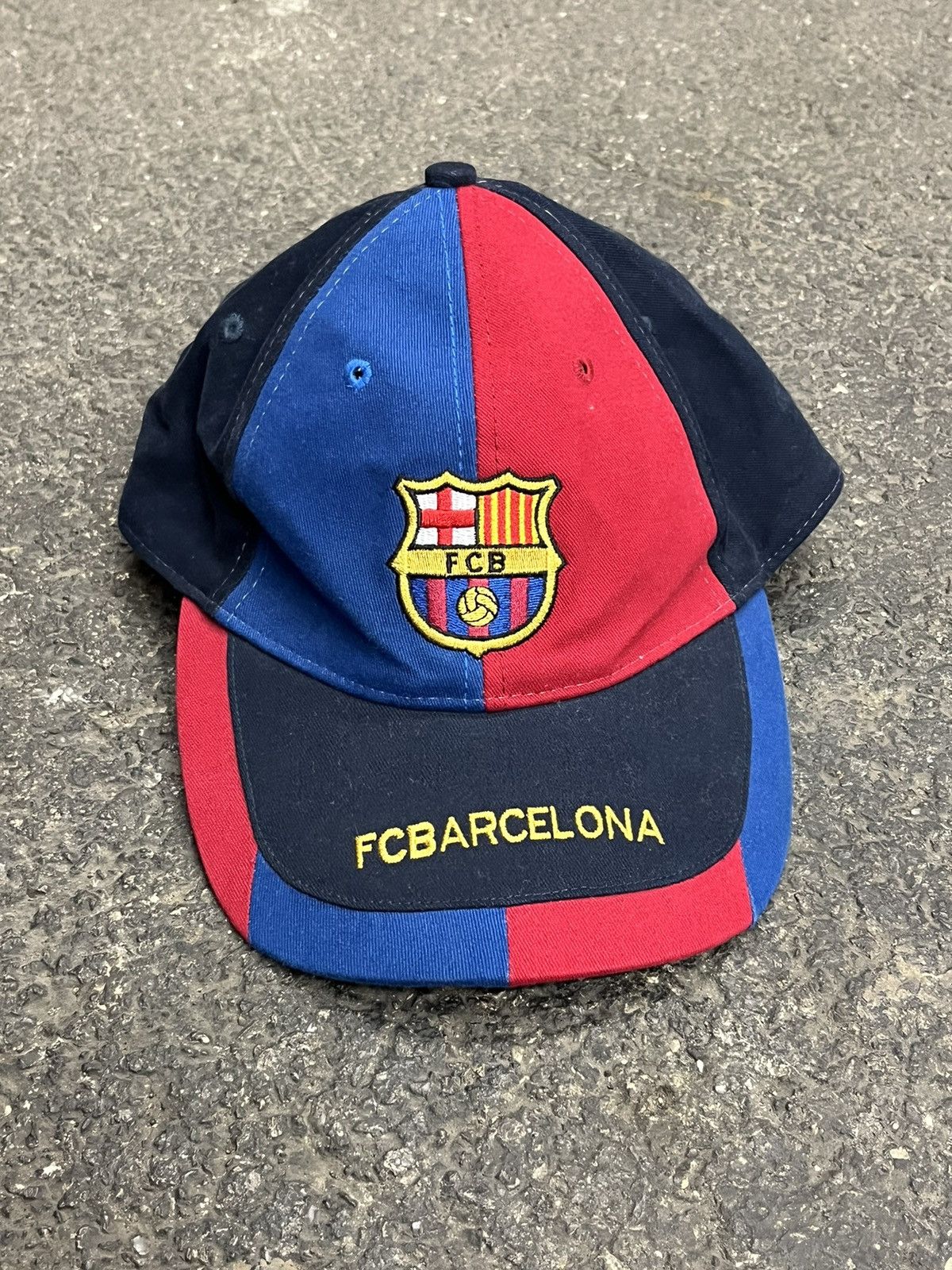 Vintage FC Barcelona vintage cap streetwear hype futbol soccer rare Size ONE SIZE - 1 Thumbnail