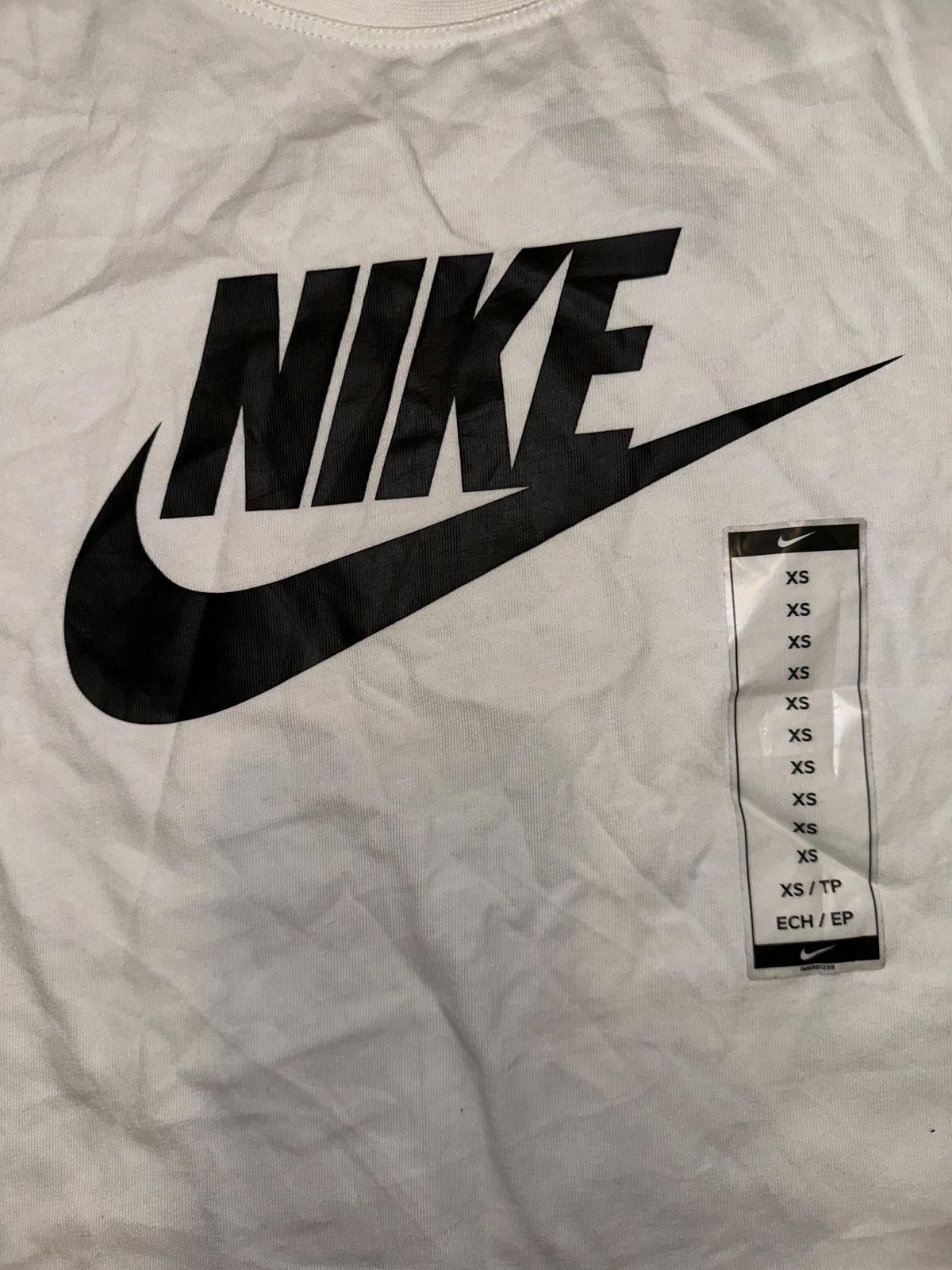 Nike Nike Sportswear Essential Women's Cropped Logo T-Shirt Size XS / US 0-2 / IT 36-38 - 2 Thumbnail
