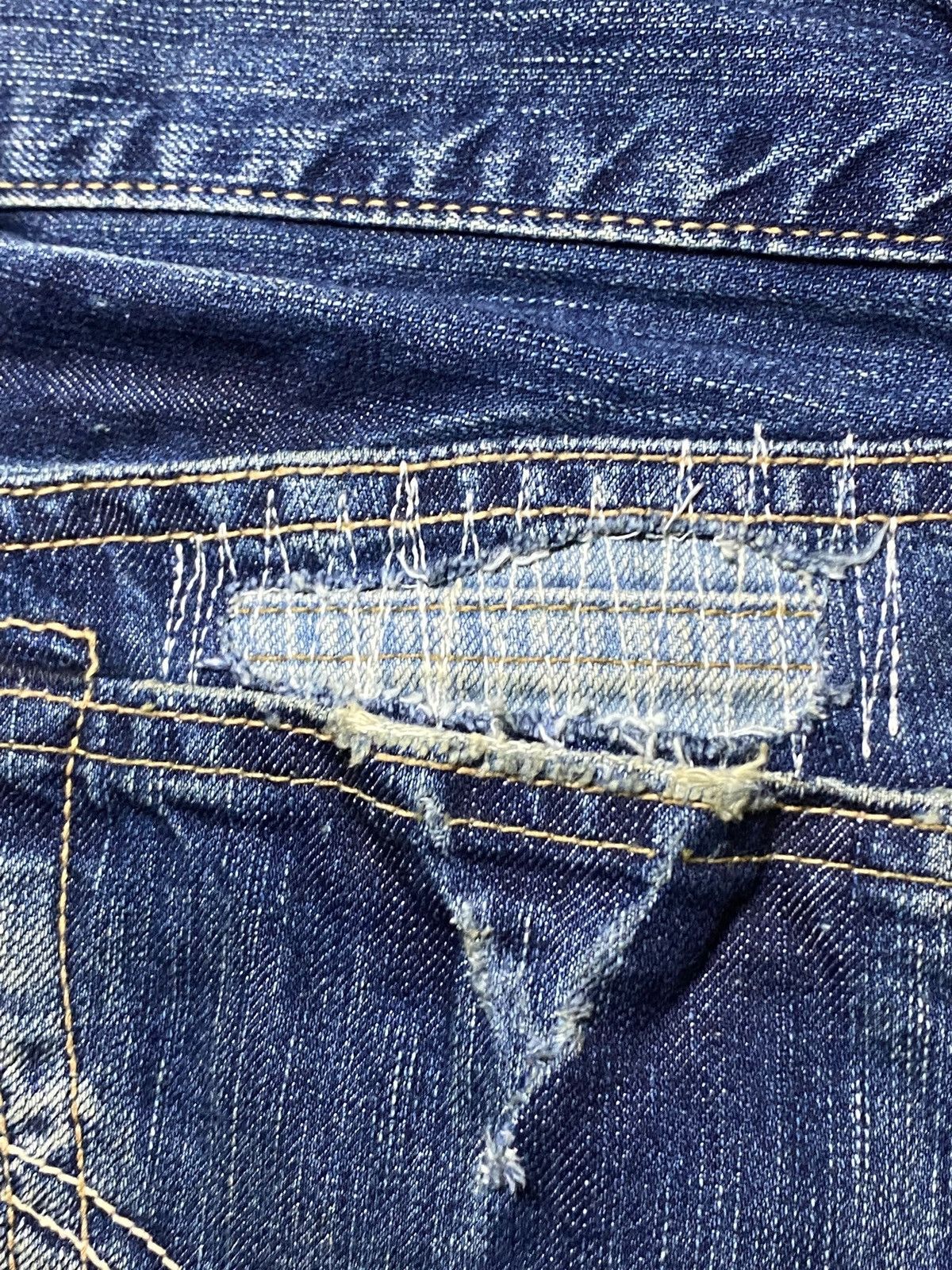 Edwin Edwin Vintage Special Unique Fade Distressed Loose Jeans Size US 30 / EU 46 - 13 Thumbnail