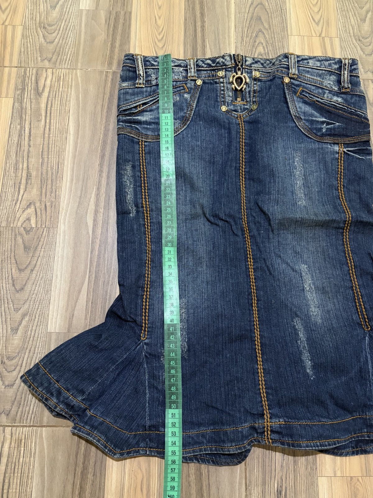 Just Cavalli JUST CAVALLI TURTLE SNAKE DENIM SKIRT Size 28" / US 6 / IT 42 - 14 Thumbnail