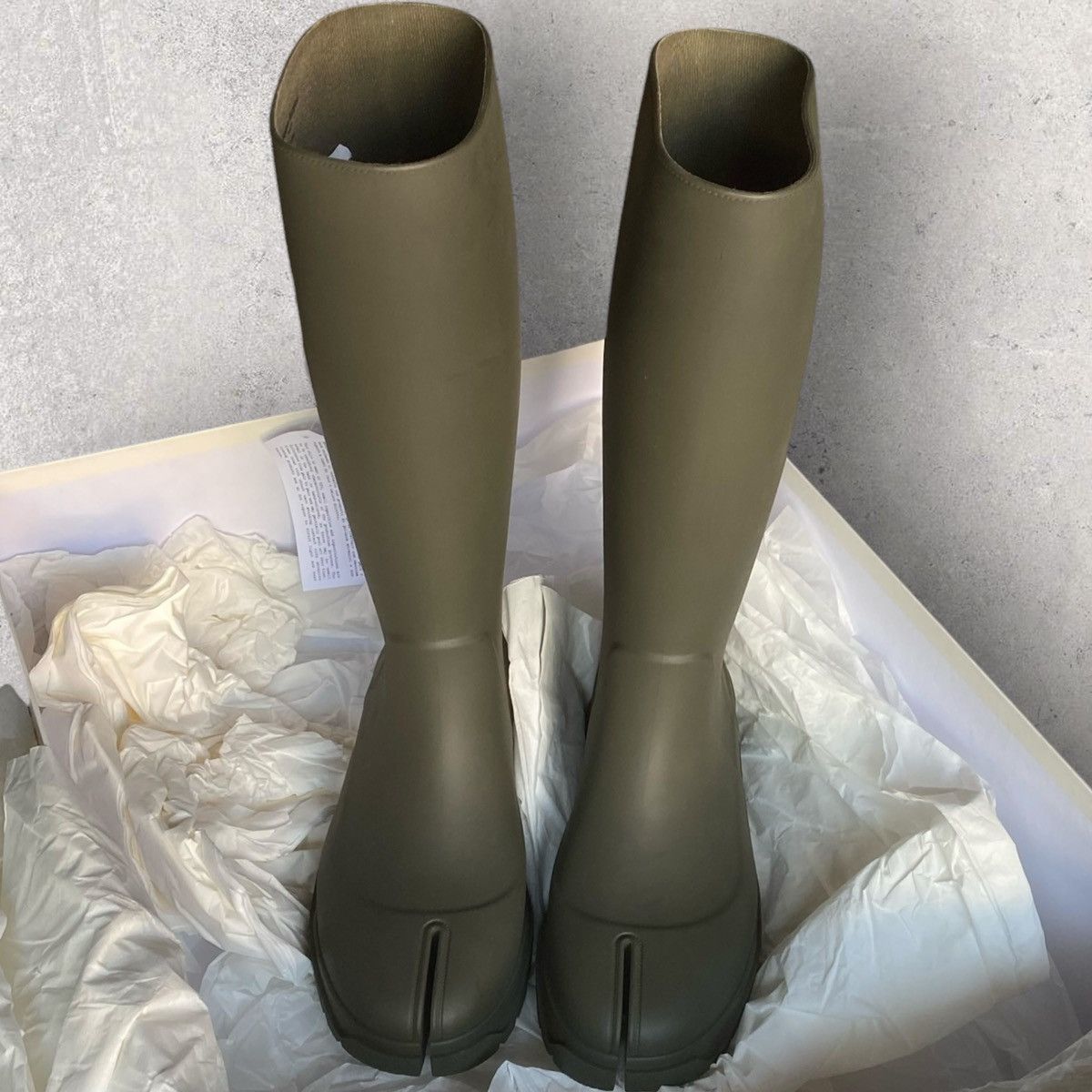 Maison Margiela Margiela Military Green Tabi Rainboot Size US 10 / IT 40 - 2 Thumbnail