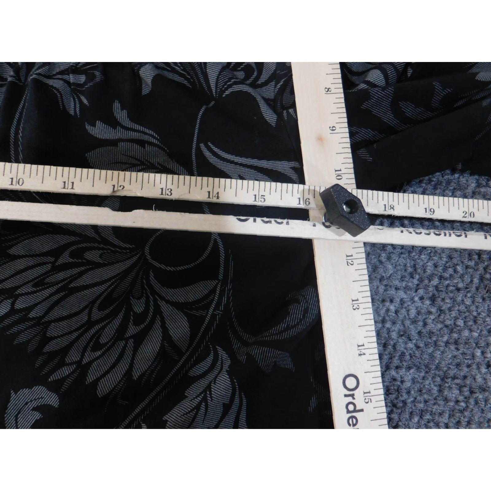 Talbots Talbots Blouse Women M Black Gray Floral 3/4 Sleeve Stretch Knit Polyester Casual Everyday Size M / US 6-8 / IT 42-44 - 7 Thumbnail