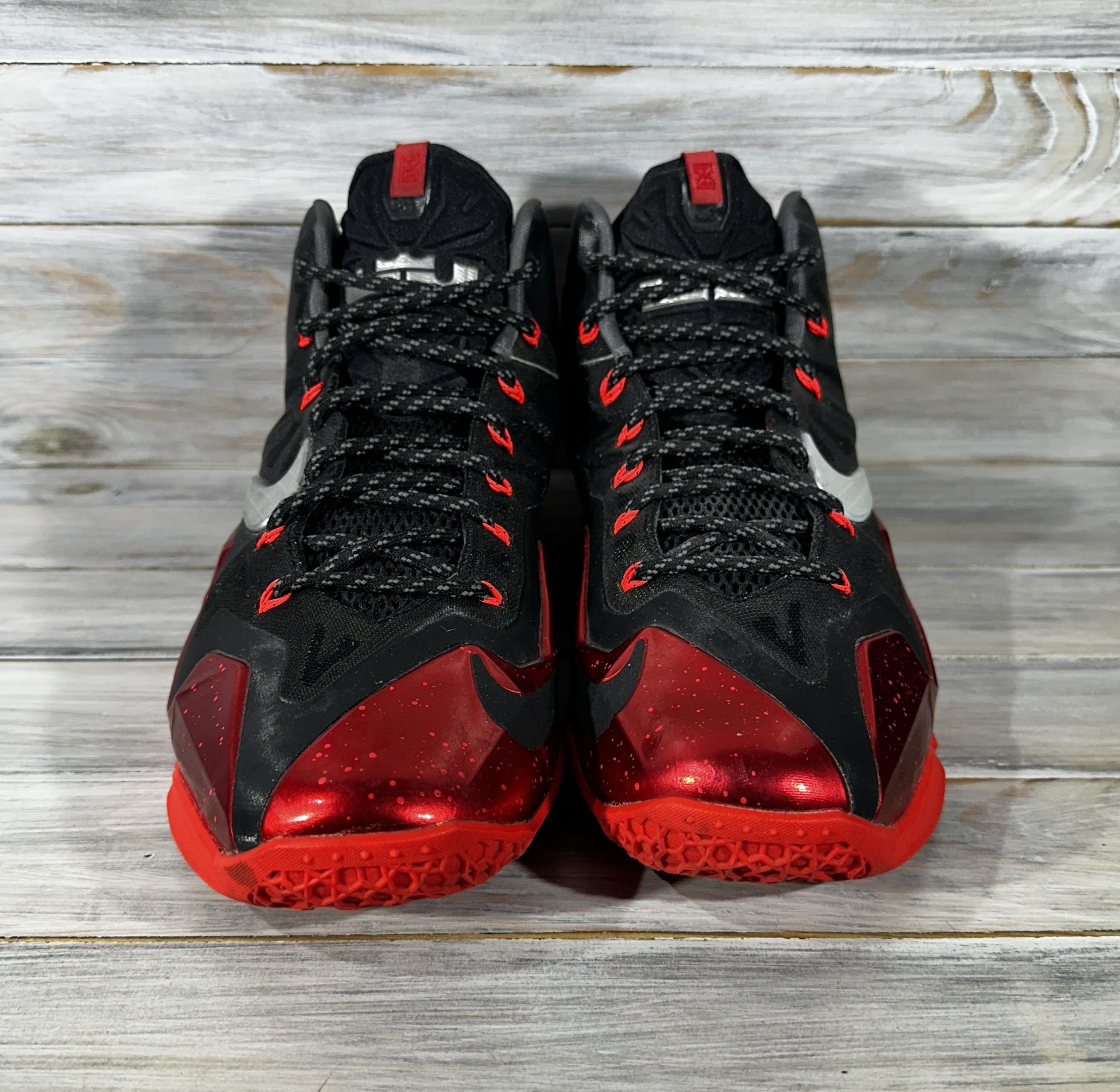 Nike Nike LeBron XI Away Miami Heat Sneakers Red Black Basketball Size US 9.5 / EU 42-43 - 15 Thumbnail