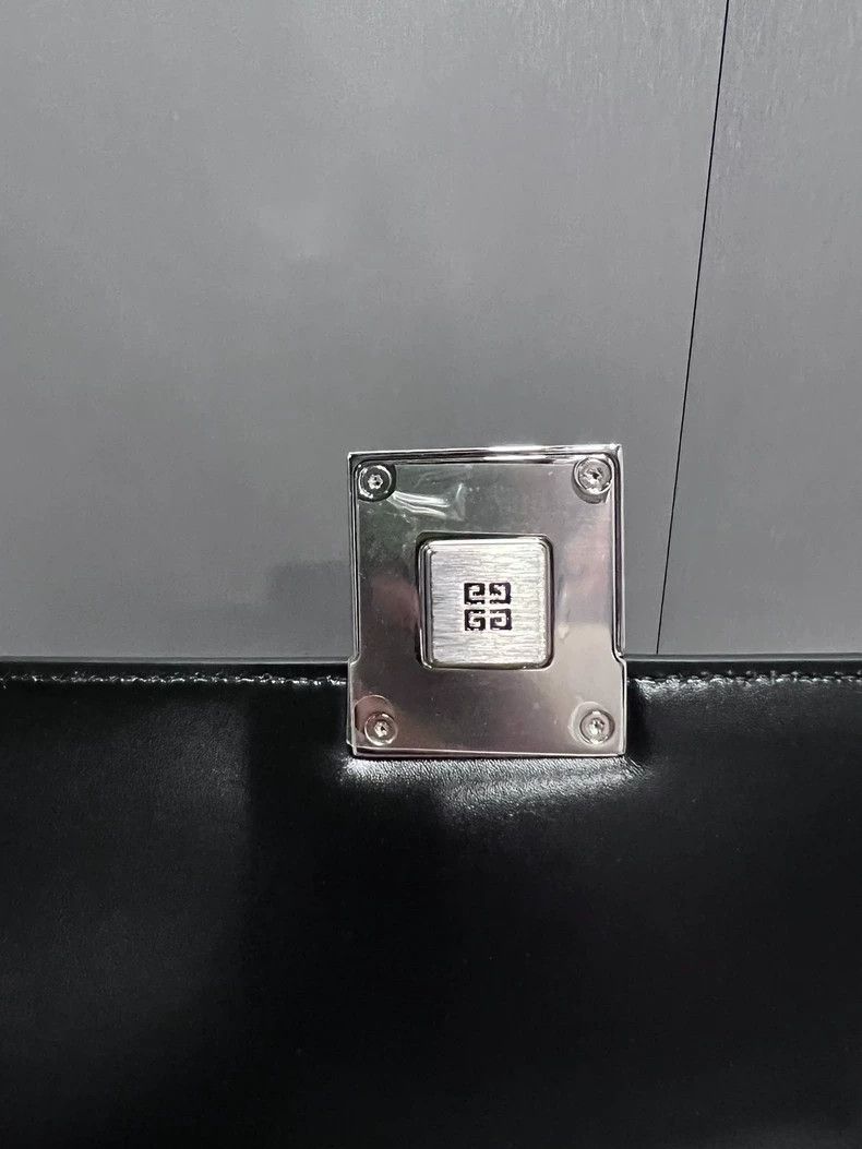 Givenchy Givenchy 4G black silver buckle mini bag Size ONE SIZE - 8 Thumbnail