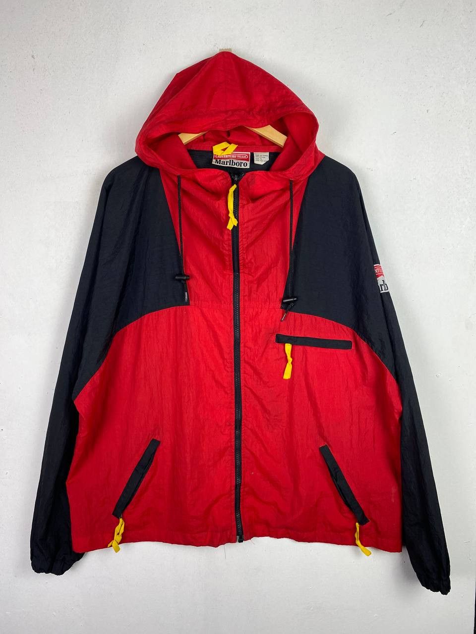 Marlboro Adventure Team vintage marlboro adventure team nice design light jacket Size US L / EU 52-54 / 3 - 1 Thumbnail