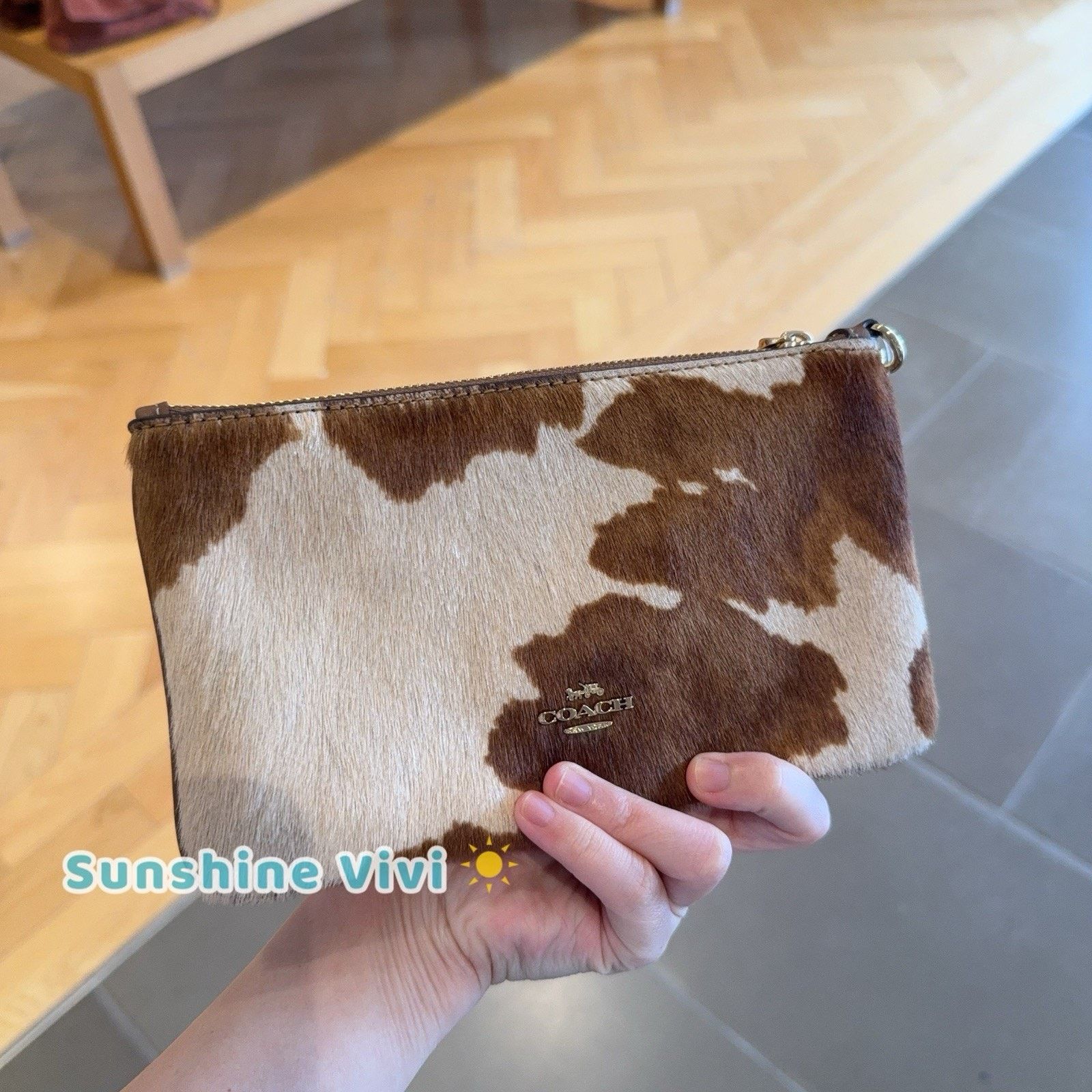 Coach NWT Coach Ashton Wristlet Haircalf Cow CDY07 Gold/Cow Size ONE SIZE - 4 Thumbnail