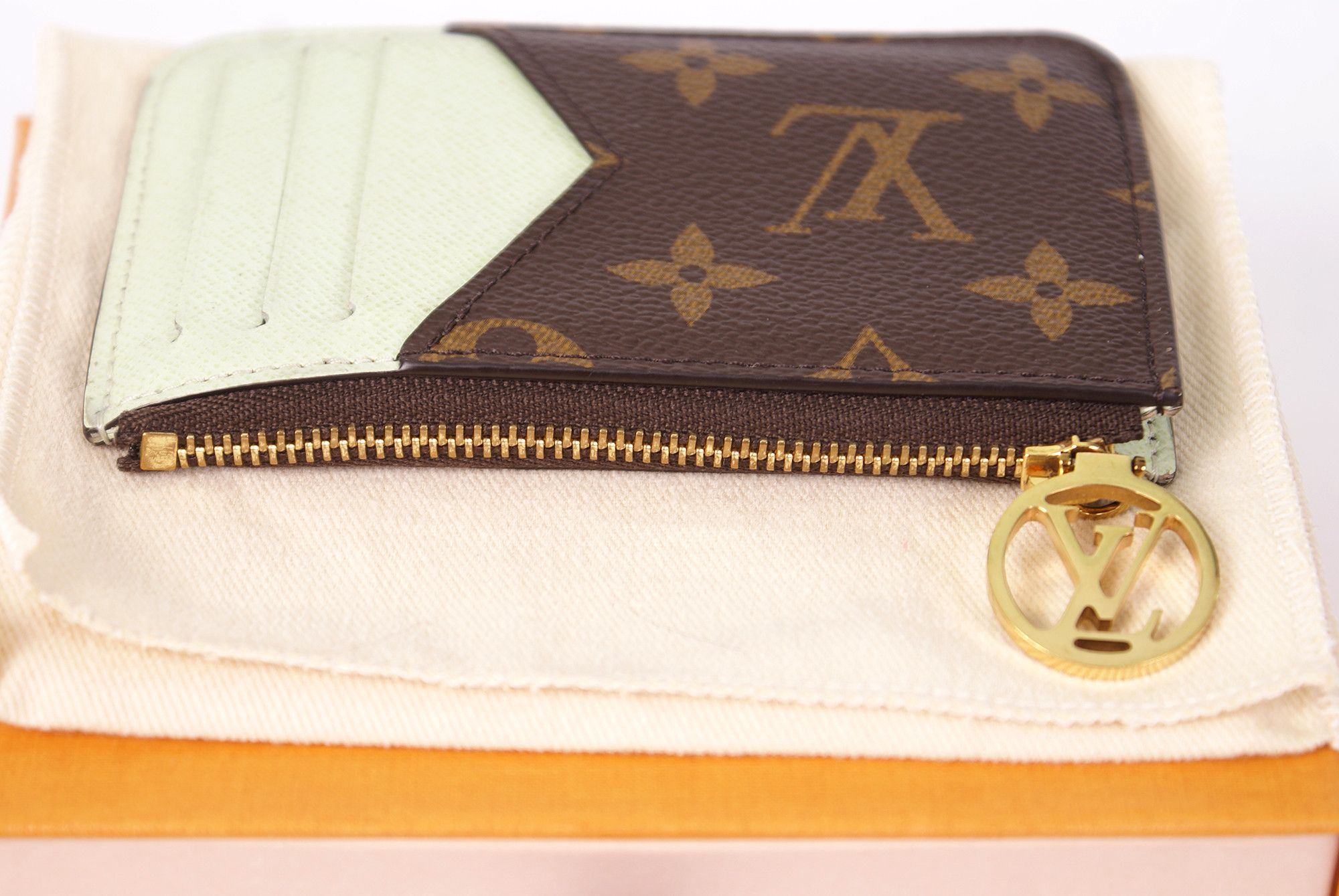 Louis Vuitton Louis Vuitton Romy Card Holder Zip Coin Pouch Matcha M82939 Size ONE SIZE - 5 Thumbnail