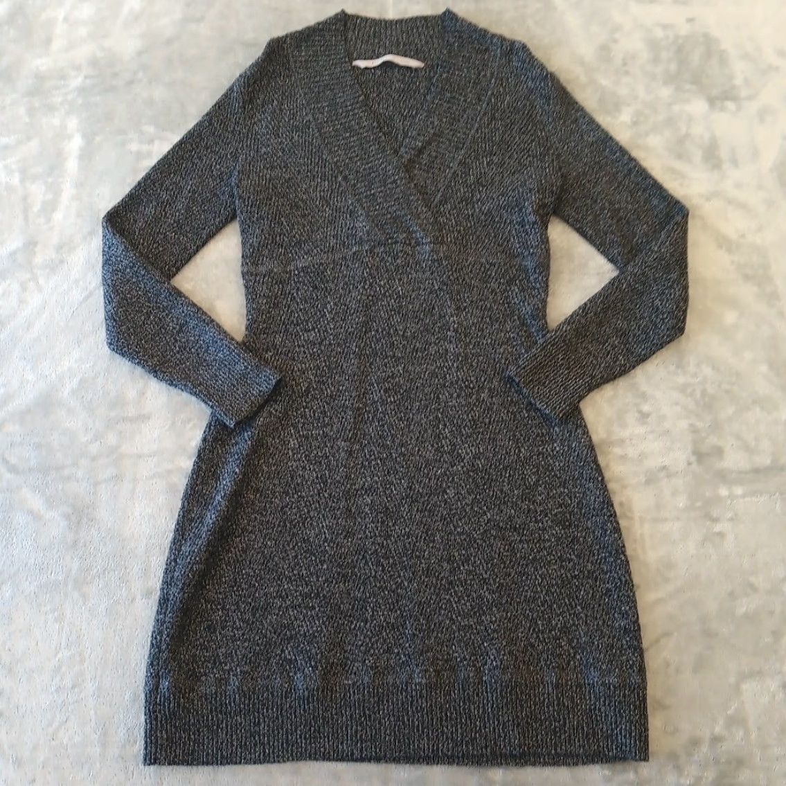Athleta Athleta Sweater Dress M Gray Long Sleeve Wool Blend Knit Pullover V-Neck Women Size M / US 6-8 / IT 42-44 - 2 Thumbnail