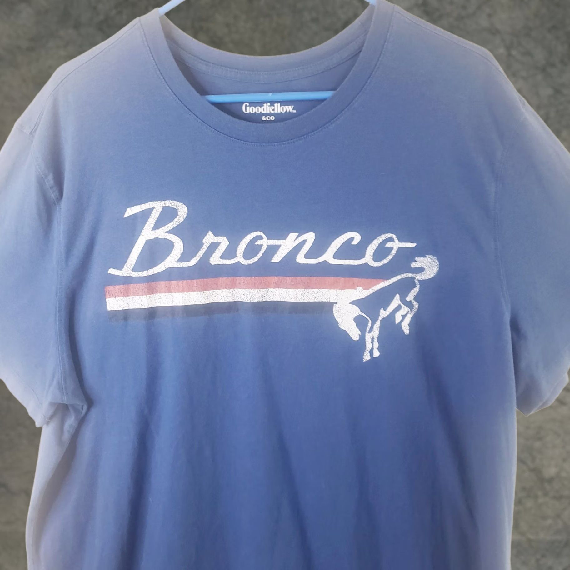 Ford VINTAGE Ford Bronco Striped Distressed Logo T-Shirt Mens XXL Blue Patriotic Size US XXL / EU 58 / 5 - 1 Thumbnail