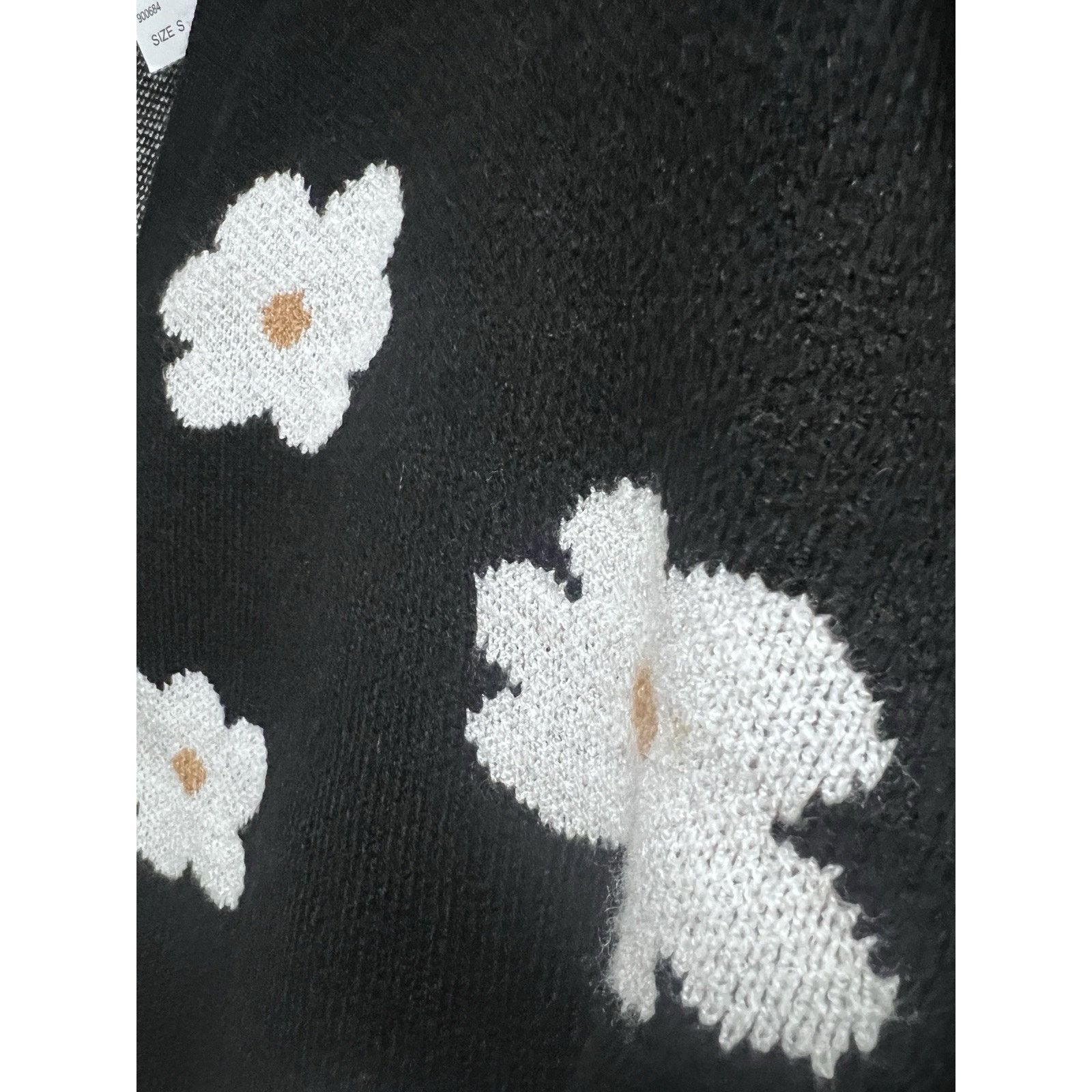 Tillys Full Tilt Tillys Floral Button Up Black Crop Sweater S New Size S / US 4 / IT 40 - 5 Thumbnail