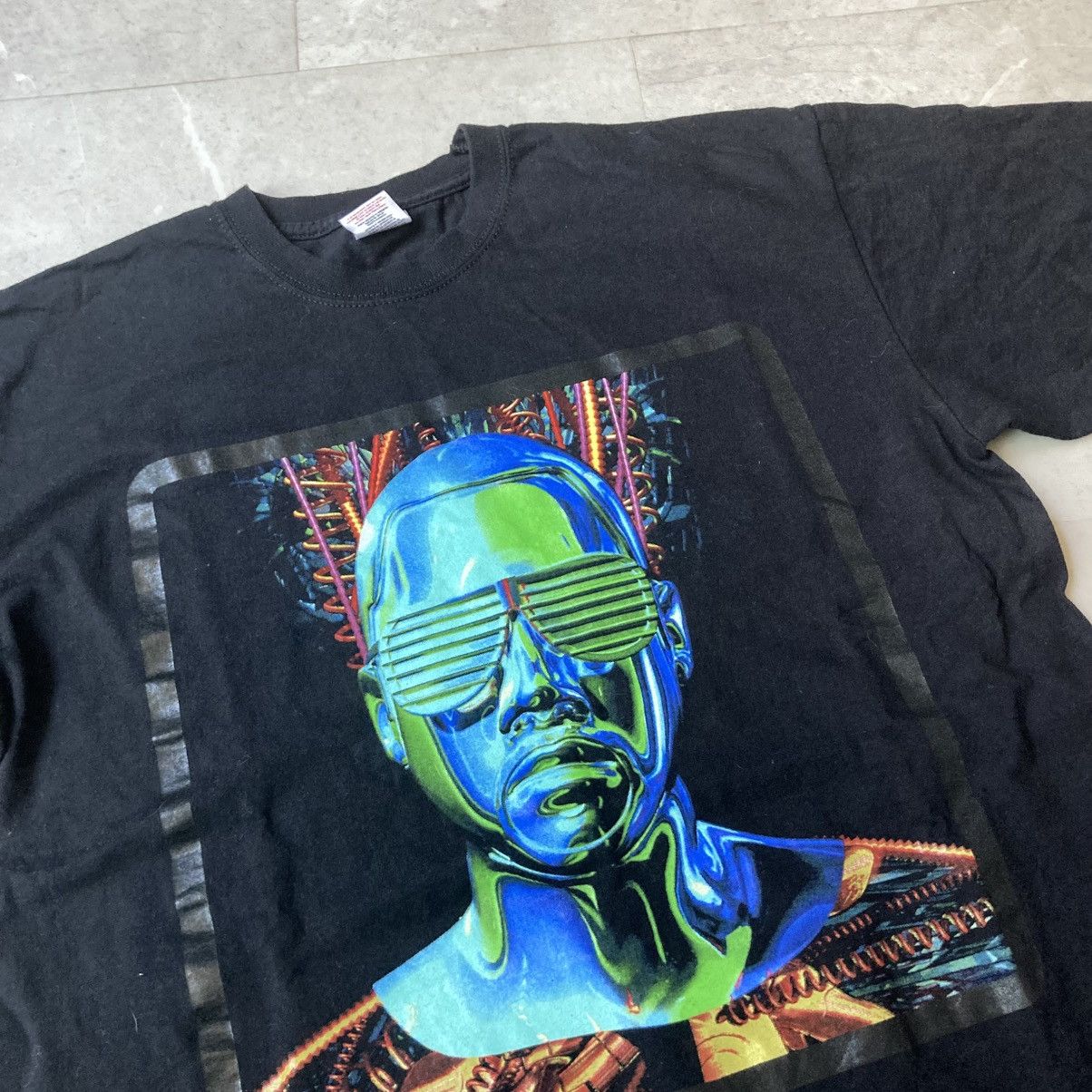 Rap Tees vintage kanye west glow in the dark tour rap tee Size US M / EU 48-50 / 2 - 2 Thumbnail