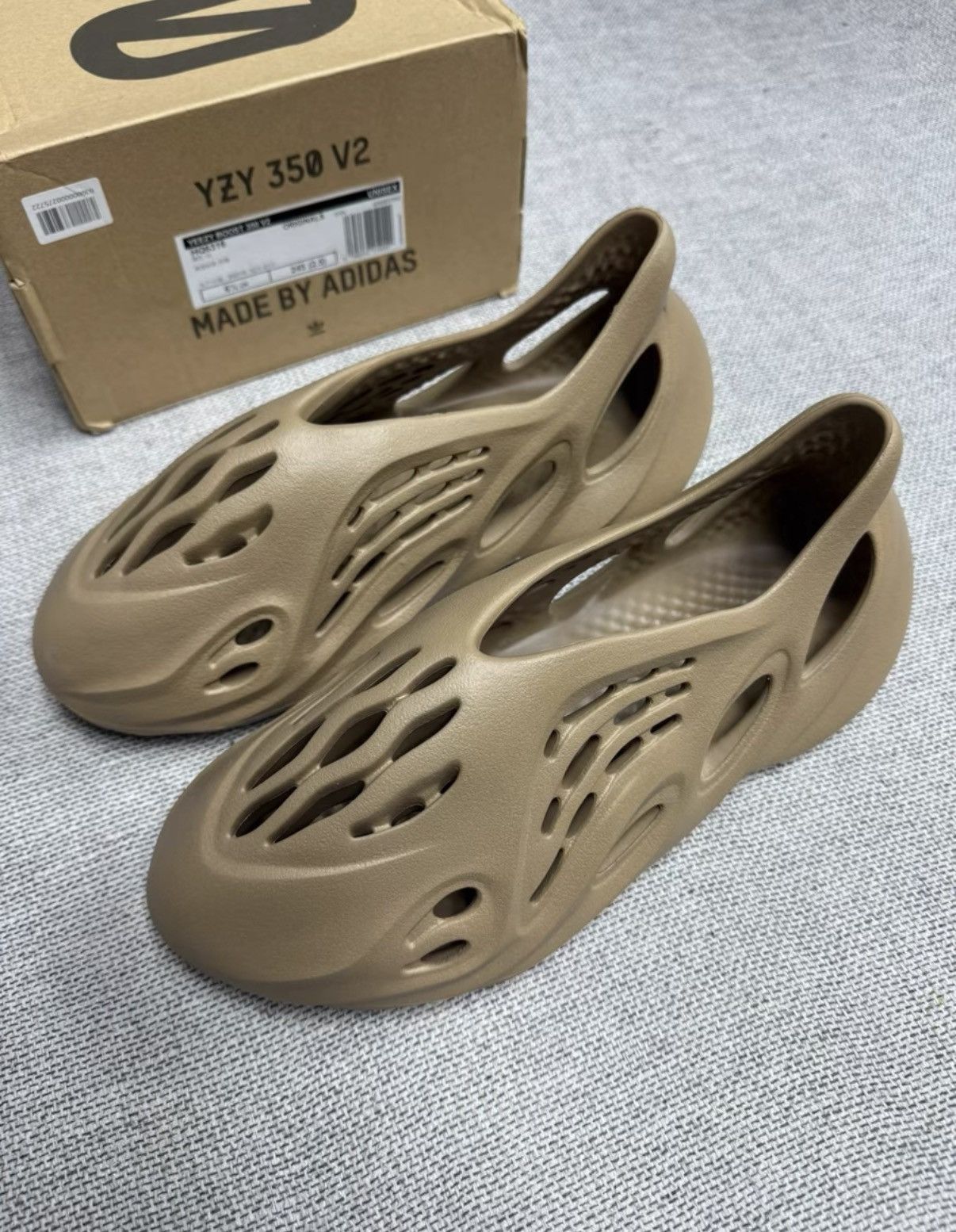 Adidas Adidas Yeezy Foam Runner Clay Taupe K37 Size US 10.5 / EU 43-44 - 4 Thumbnail