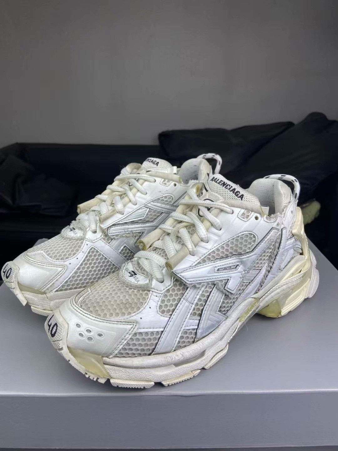 Balenciaga Balenciaga Running White Lowtop Sneakers 7.5 Men Size US 7.5 / EU 40-41 - 1 Thumbnail