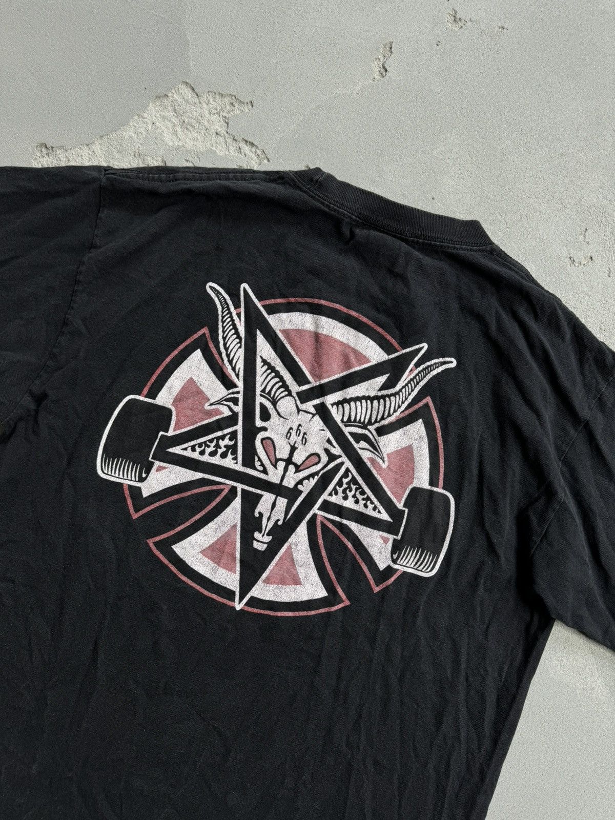 Independent Truck Co. × Thrasher × Vintage Vintage Trasher x Independent Skate Tee Size US M / EU 48-50 / 2 - 3 Thumbnail