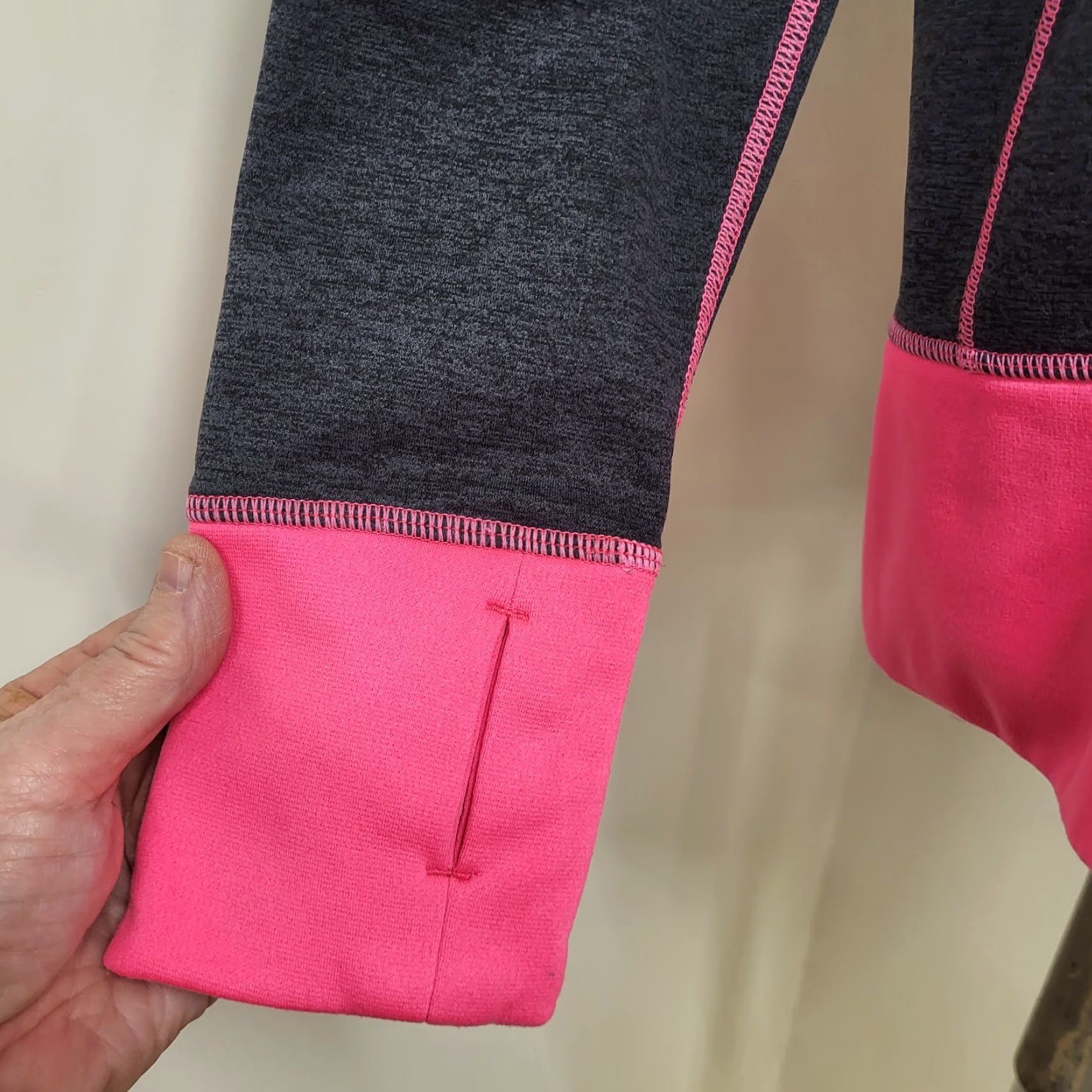 Nike Nike Hoodie Women’s Medium Grey Therma-Fit Neon Pink Long Sleeve Big Logo Size M / US 6-8 / IT 42-44 - 3 Thumbnail
