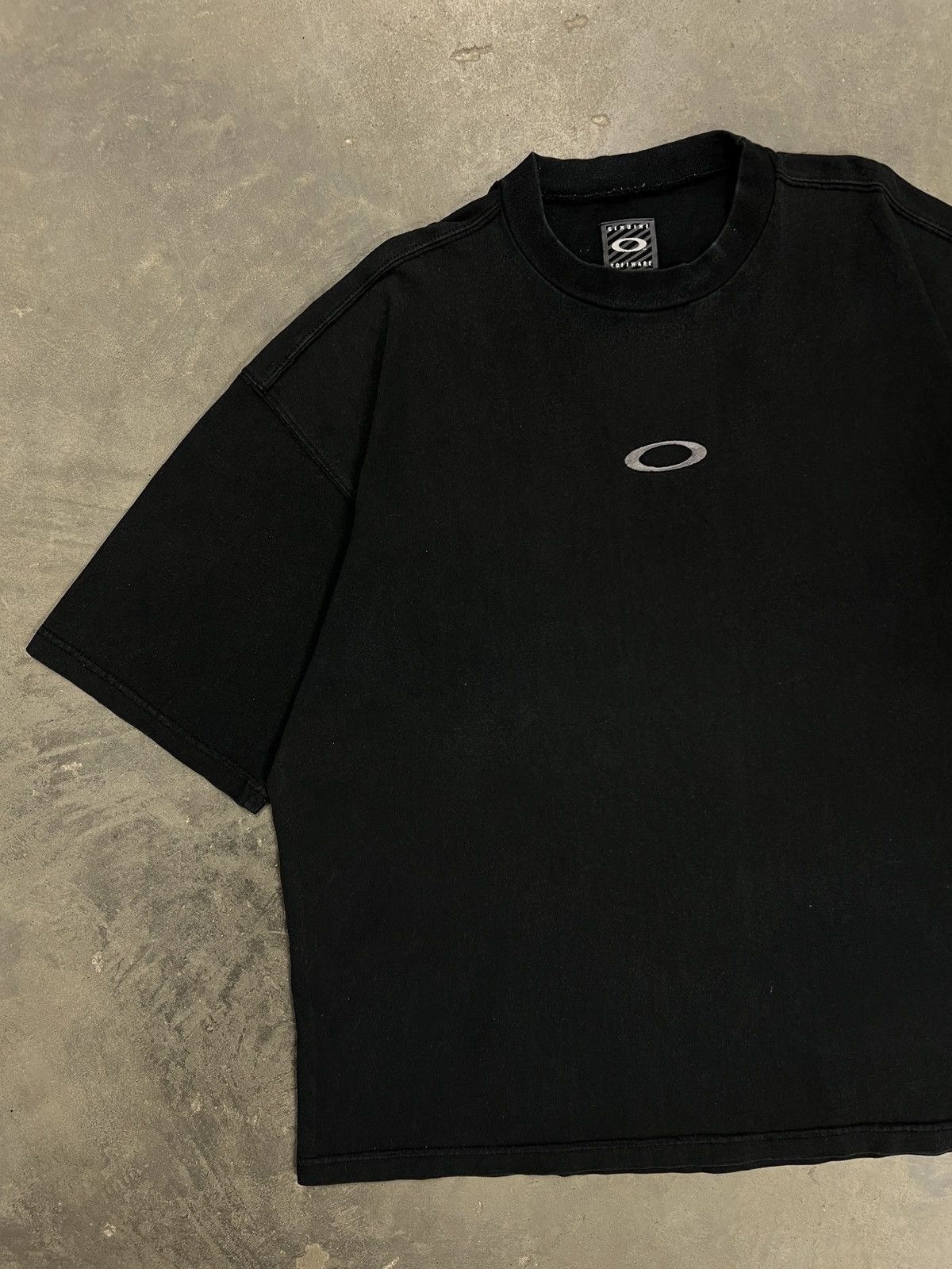 Oakley 90s Vintage Oakley Software T-Shirt Embroidered Logo Size US L / EU 52-54 / 3 - 2 Thumbnail