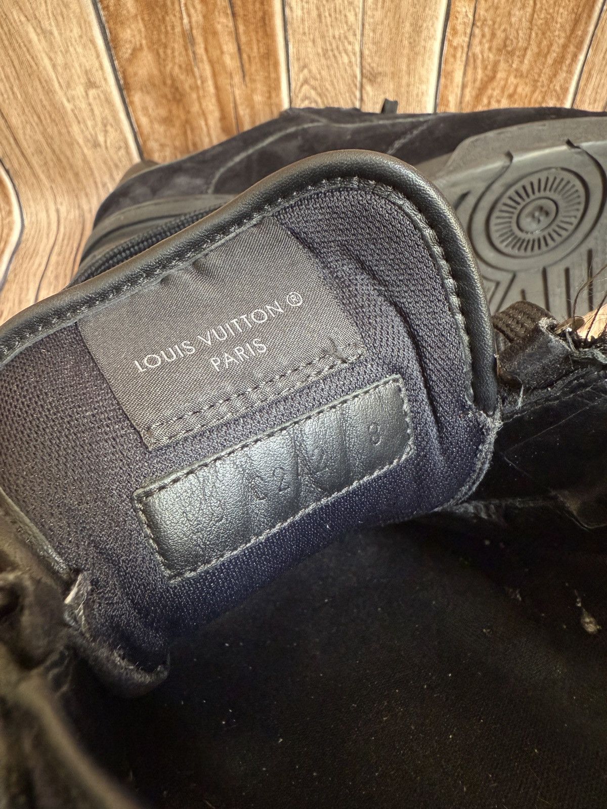 Louis Vuitton Suede lv trainers Size US 10 / EU 43 - 11 Thumbnail
