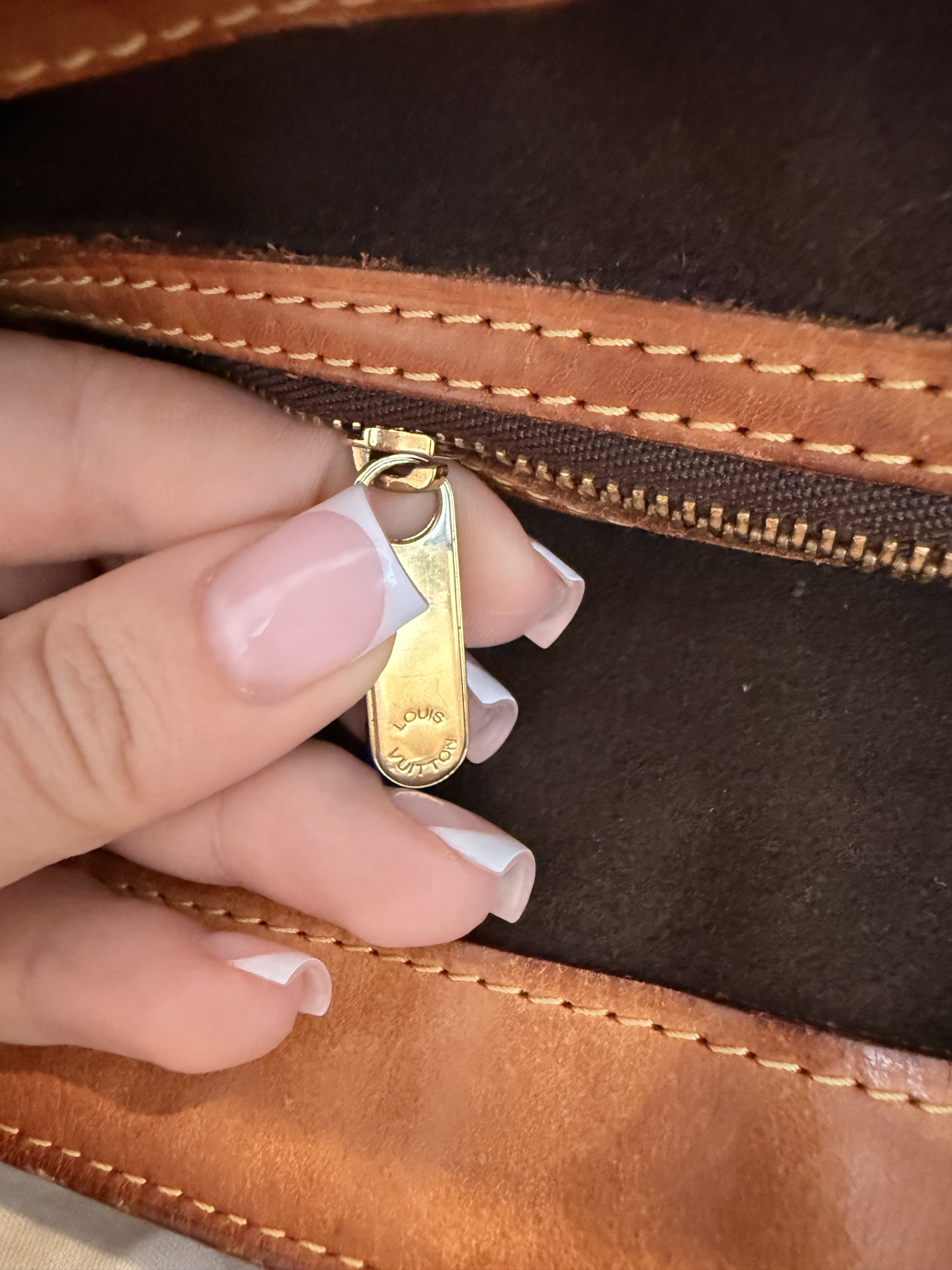 Louis Vuitton Louis Vuitton Wilshire Handbag Monogram Canvas Vintage Size ONE SIZE - 6 Thumbnail