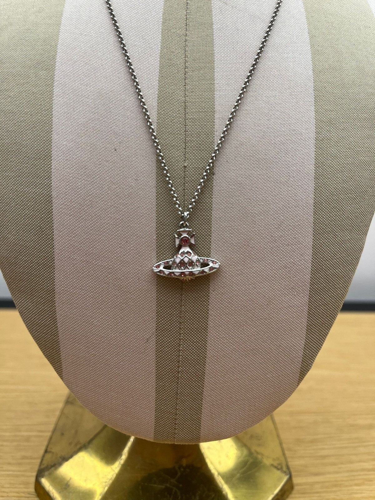 Vivienne Westwood o1f1d3z1025 Size: OS / Harlequin Small Bas Relief Necklaces Size ONE SIZE - 2 Thumbnail