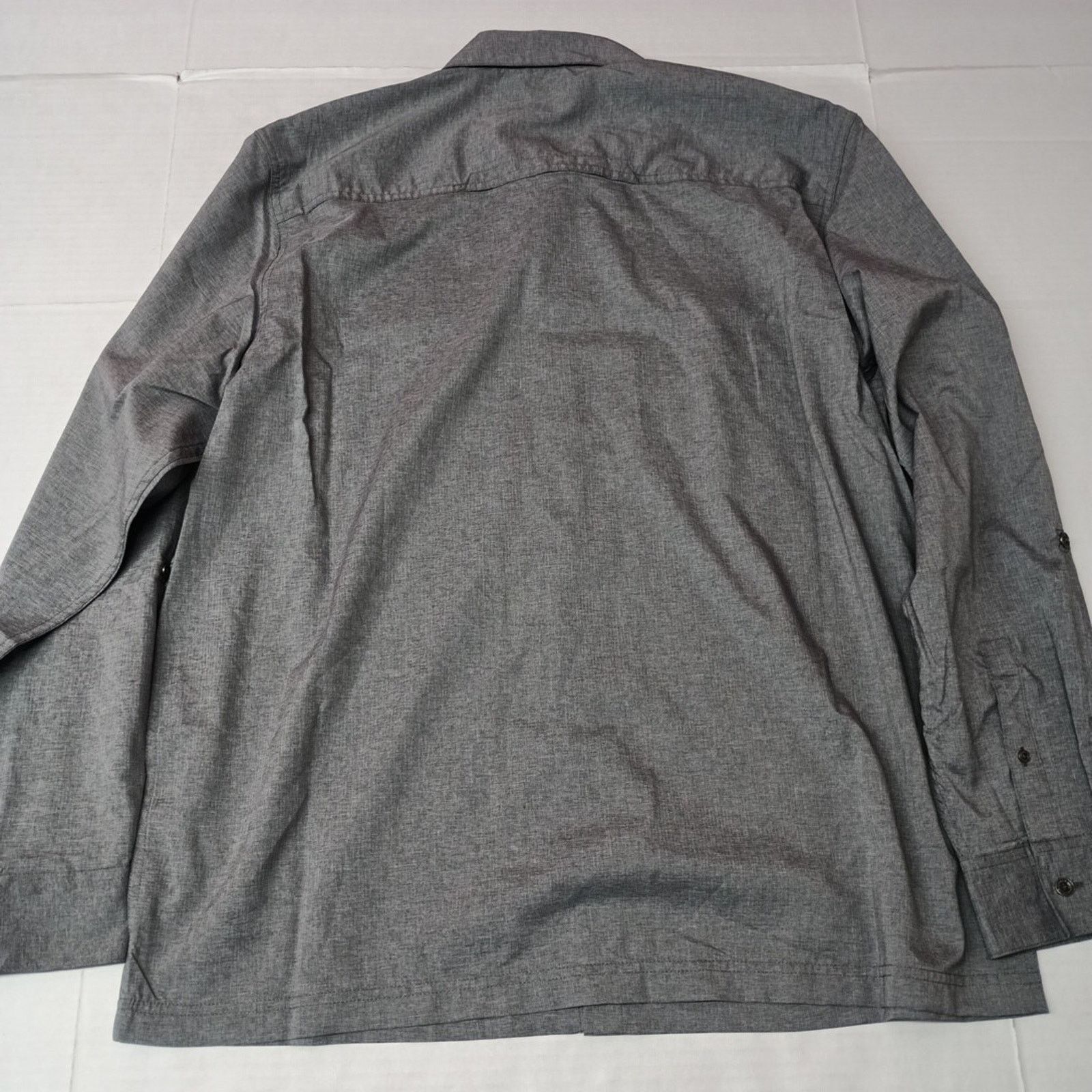 Wrangler Wrangler Men's XL Gray Thru Hike Shirt Vented Roll Tab UPF Size US XL / EU 56 / 4 - 10 Thumbnail