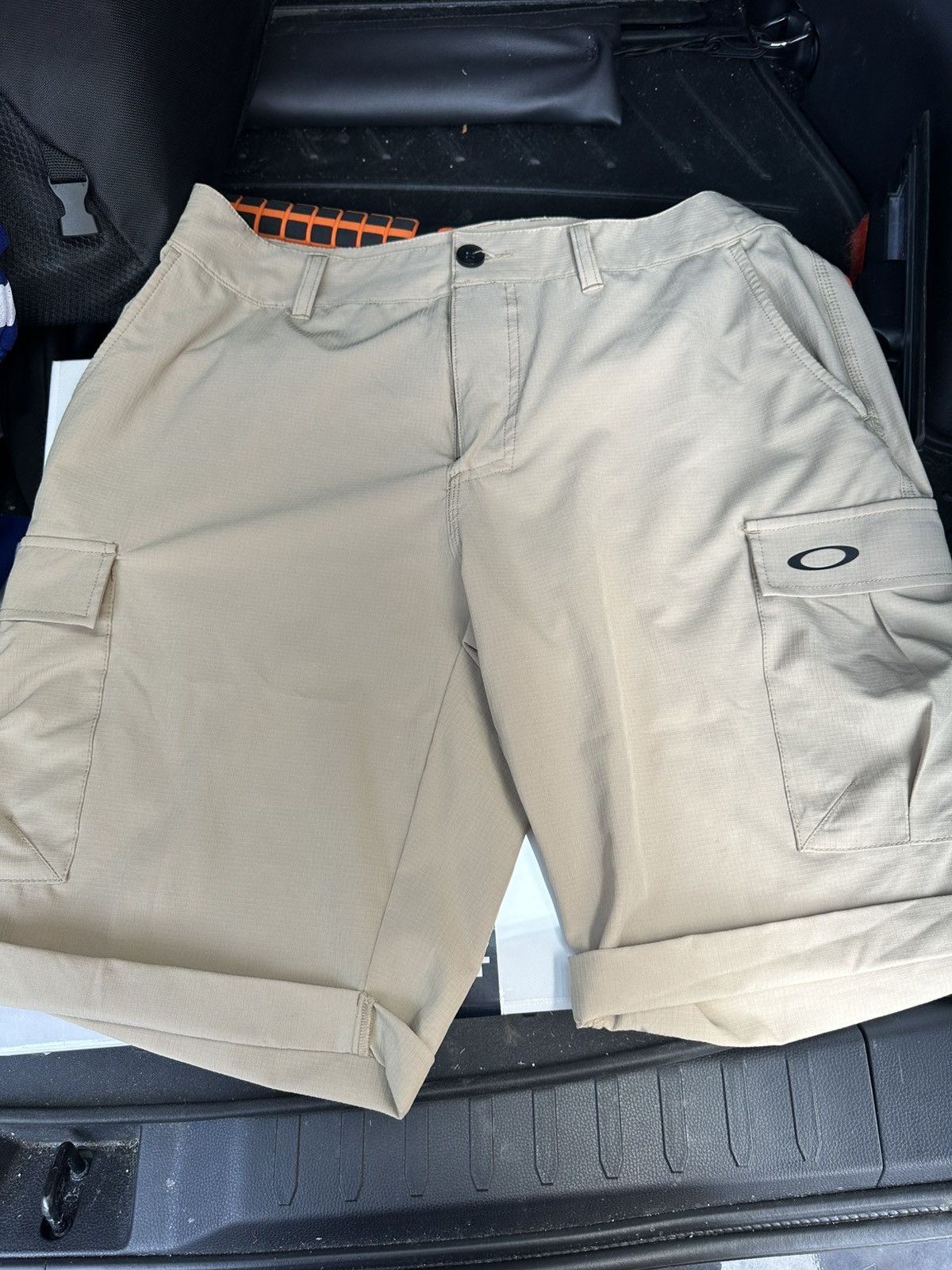 Oakley Oakley Mens Rip Stop Regular Fit Sand Cargo Cuffed Short Size US 32 / EU 48 - 1 Thumbnail