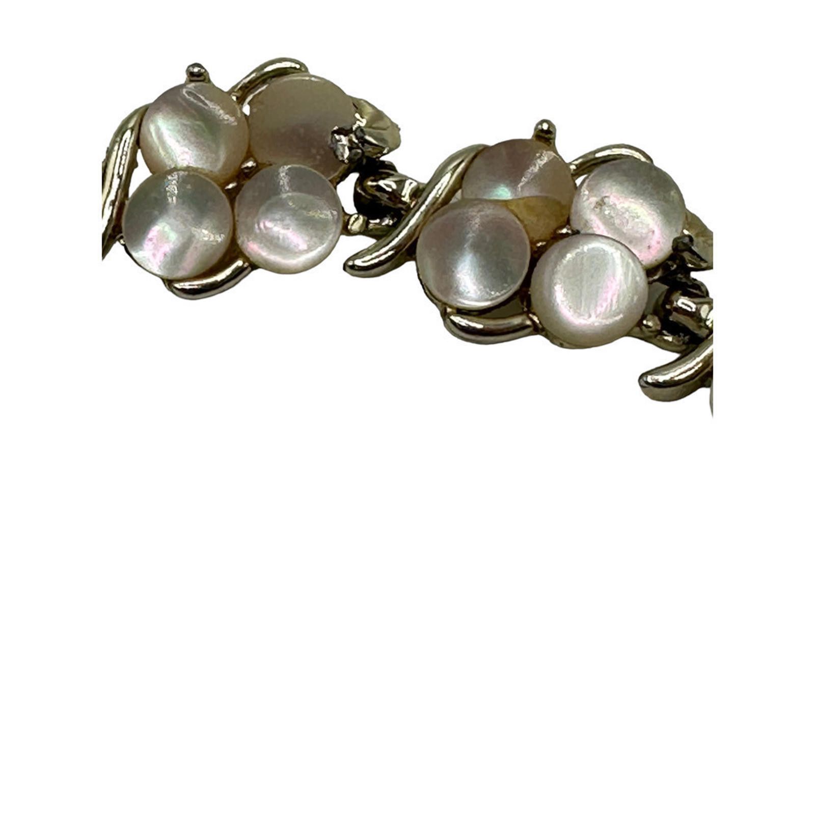 Vintage Gold Toned Bracelet with Opal-Like Flowers Size ONE SIZE - 6 Thumbnail
