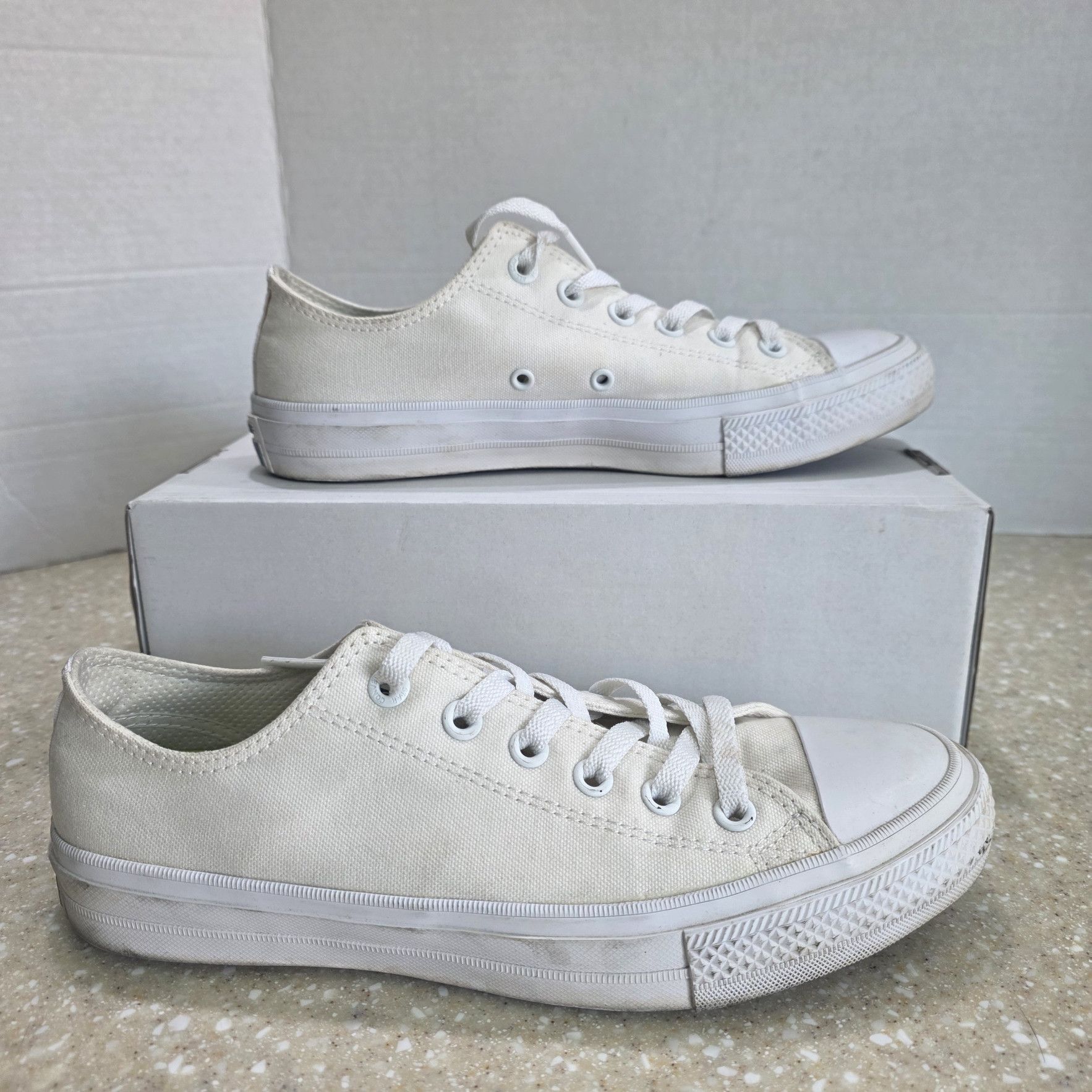 Converse Converse Chuck Taylor All Star II Low White Women's sz 9 Size US 9 / IT 39 - 2 Thumbnail