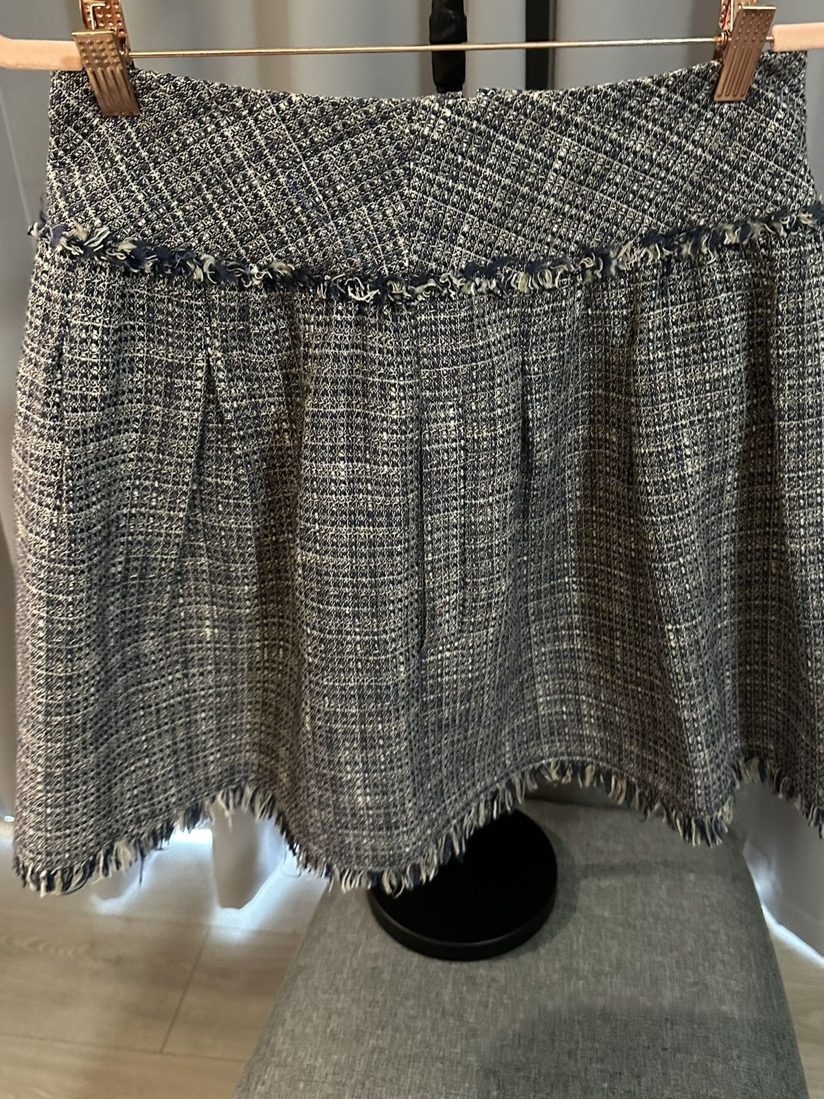 Bcbgmaxazria Tweed Short Sleeve Jacket with matching skirt Size S / US 4 / IT 40 - 2 Thumbnail
