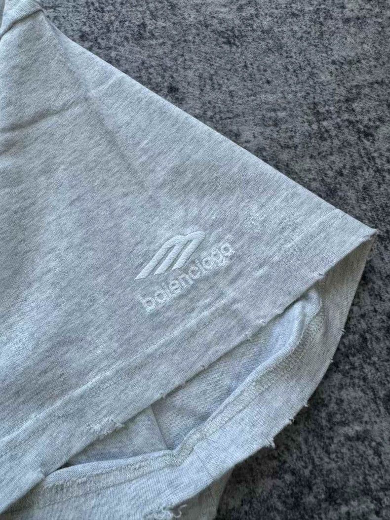 Balenciaga Balenciaga Grey Great Destruction Calendar Short Sleeve Size US S / EU 44-46 / 1 - 4 Thumbnail