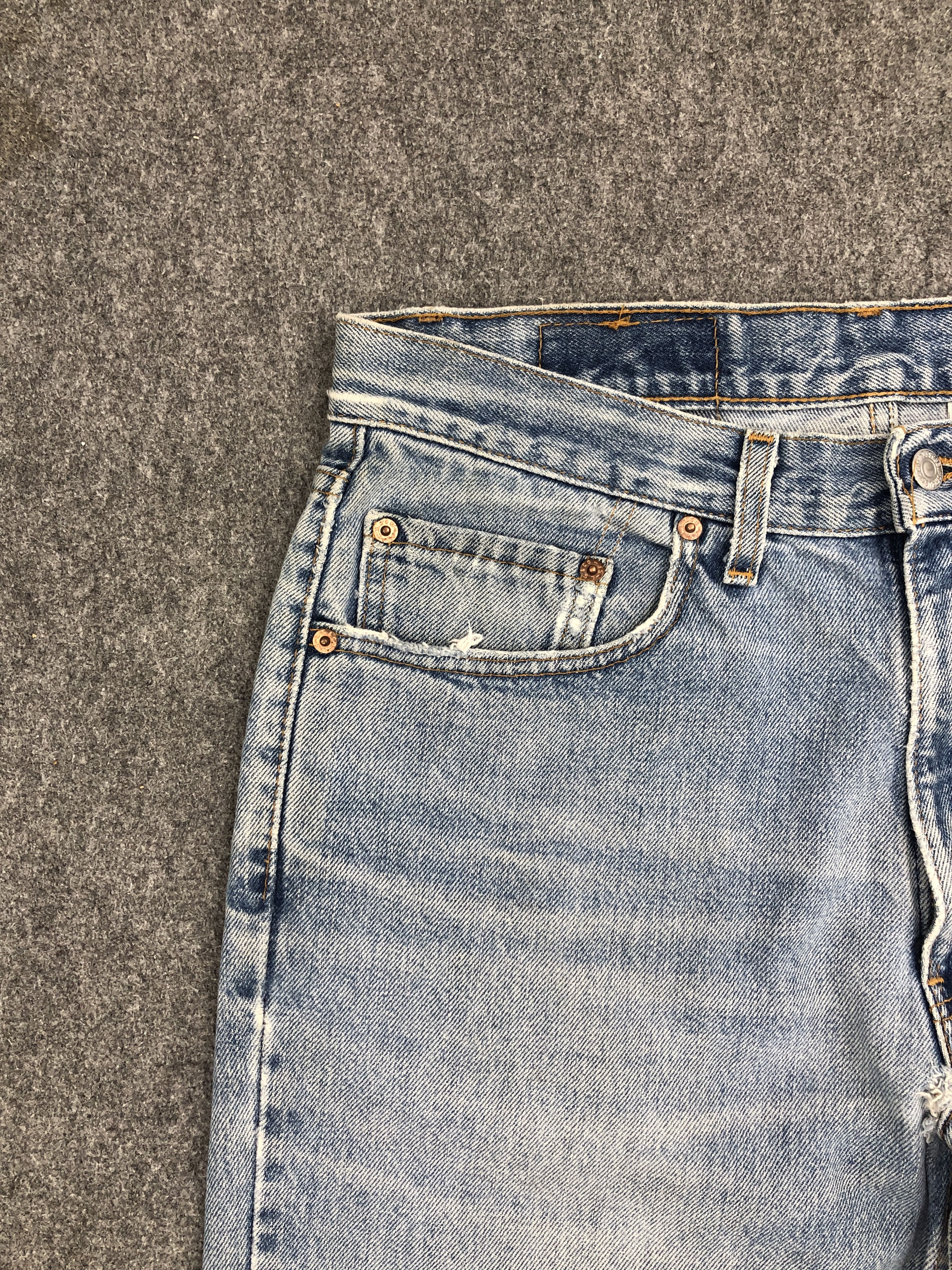Levi's Vintage 90s Levis 550 Made In USA Faded Blue Jeans S0019 Size US 33 - 8 Thumbnail