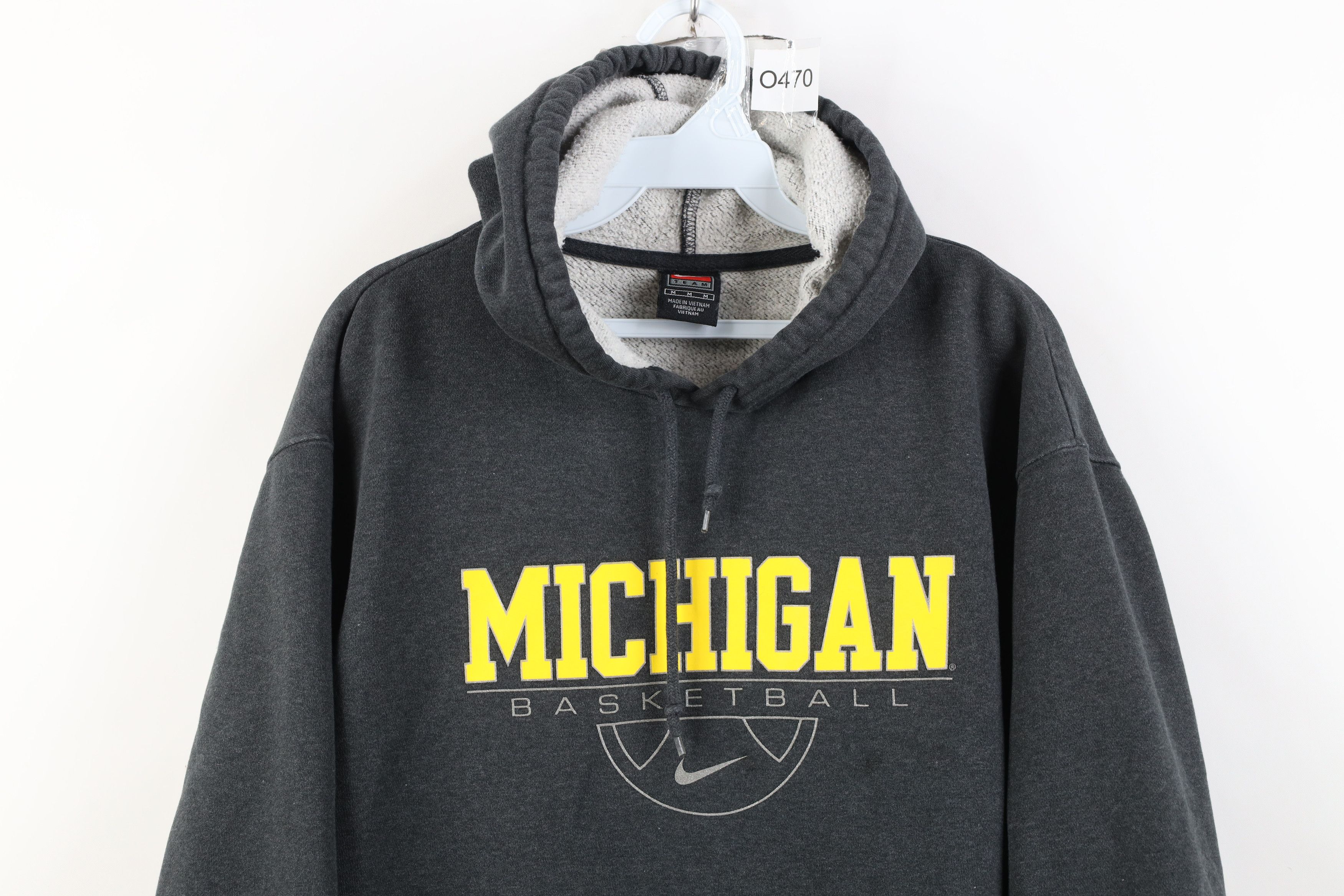 Nike Vintage Nike Swoosh University of Michigan Basketball Hoodie Size US M / EU 48-50 / 2 - 2 Thumbnail