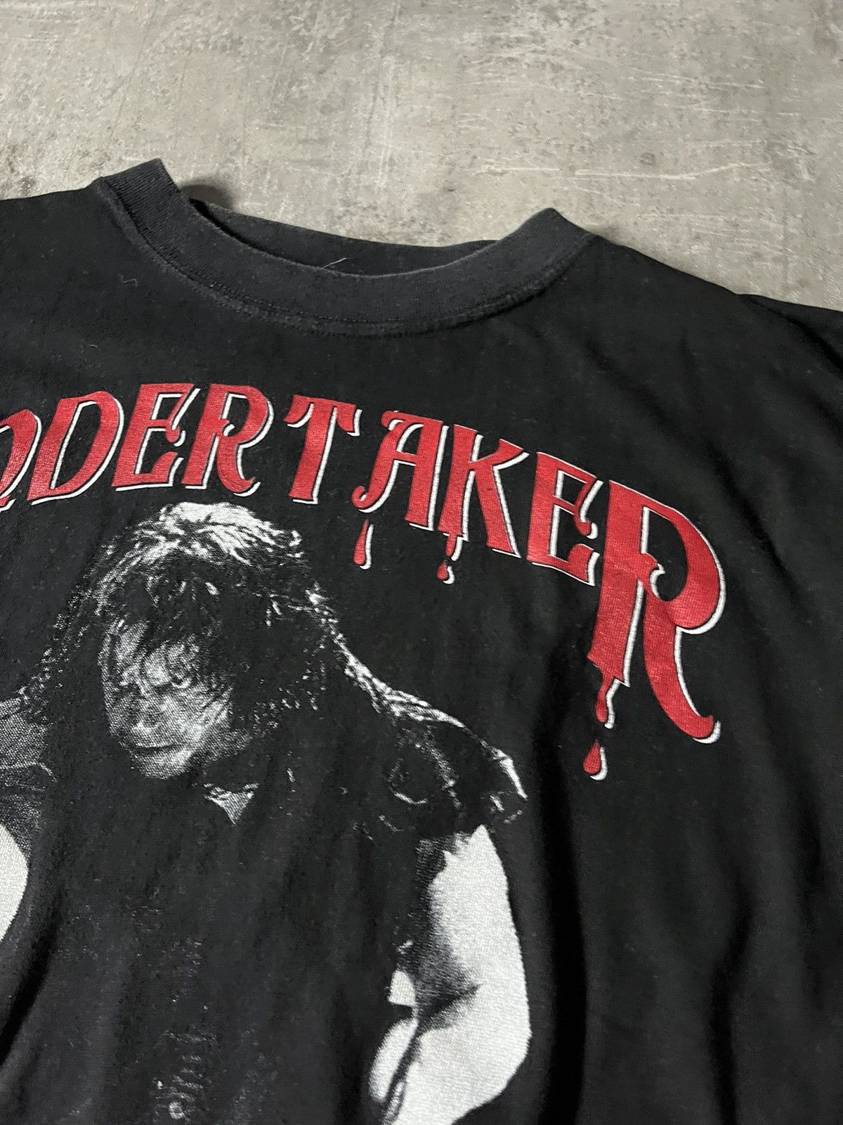WWE Vinatge The Undertaker takes you away WWE rare T-shirt Size US L / EU 52-54 / 3 - 4 Thumbnail