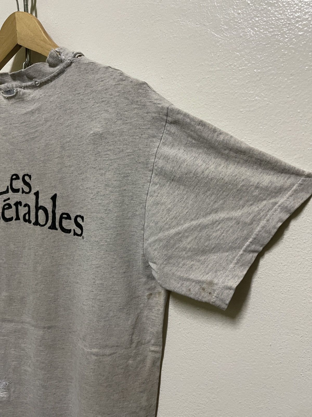 Vintage Les Miserables T Shirt Vintage Distressed Size US M / EU 48-50 / 2 - 22 Thumbnail