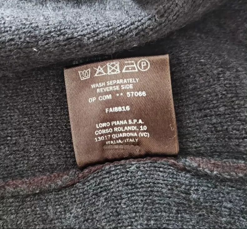 Loro Piana LORO PIANA A small cashmere cardigan Size US M / EU 48-50 / 2 - 7 Thumbnail