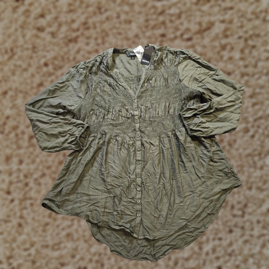 Torrid Torrid Top Womens 2X Green Peasant Peplum V Neck Long Sleeve Casual Fall Shirt Ladies Clothing Size XXL / US 16-18 / IT 52-54 - 1 Thumbnail