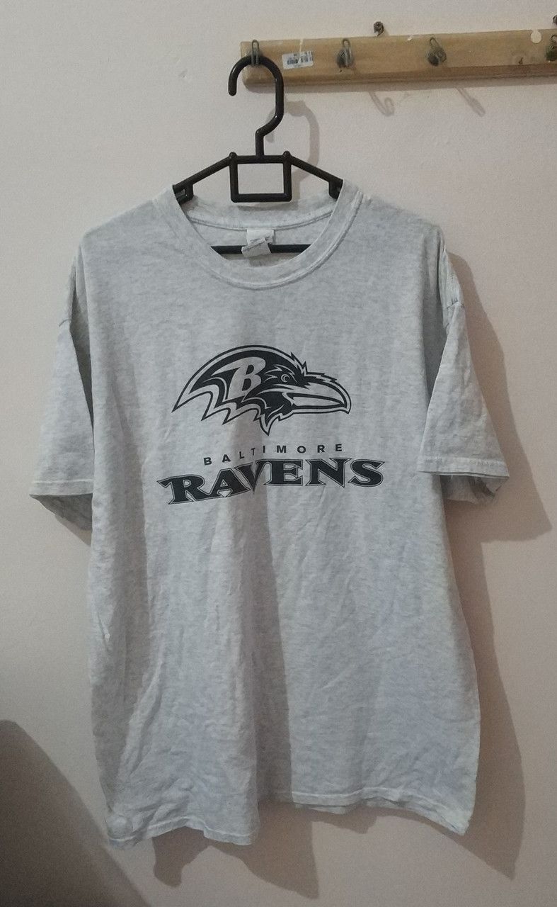 Vintage 2000's GILDAN NFL Oakland Raiders T-Shirt Sz. M