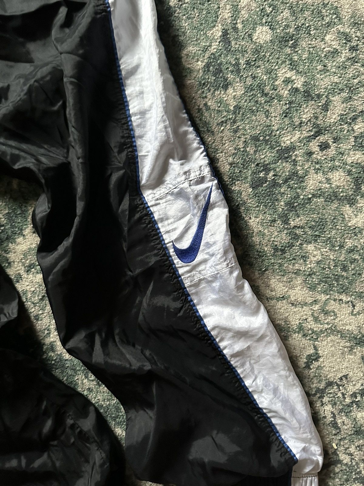 Nike VINTAGE NIKE BIG SWOOSH NYLON SKEPTA STYLE TRACK PANTS L Size US 34 / EU 50 - 6 Thumbnail