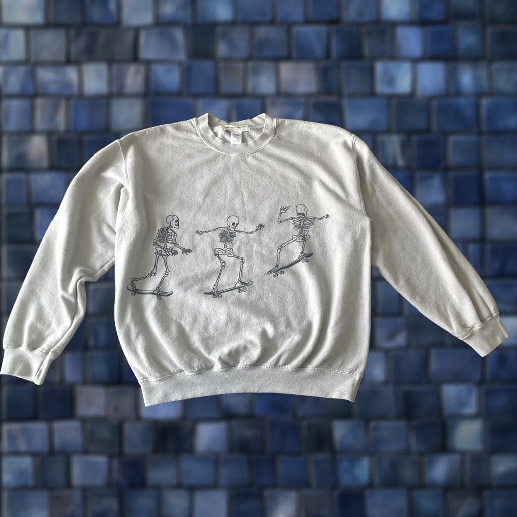 Urban Outfitters Urban Outfitters Skeleton Skate Crewneck Sweatshirt Gray Size S/M Women's Size S / US 4 / IT 40 - 1 Thumbnail