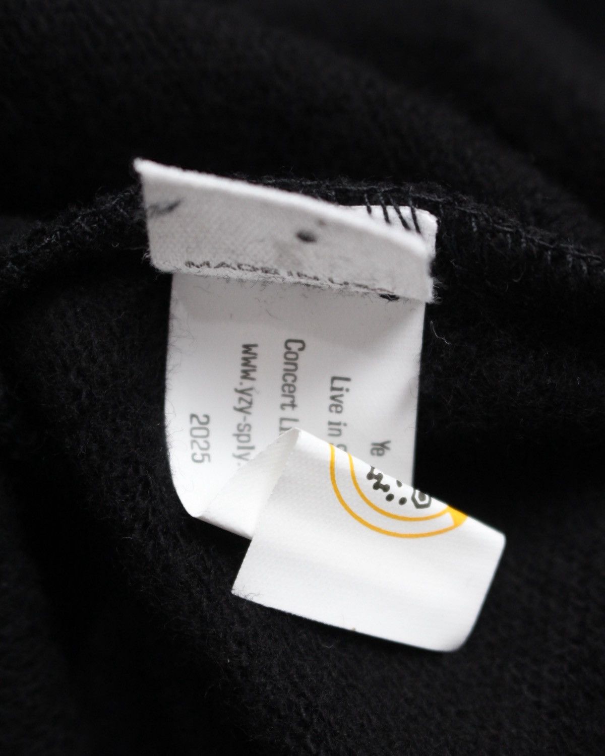 Yeezy 2025 YEEZY SZN X YE “LIVE IN SHANGHAI” CONCERT CREWNECK Size US XL / EU 56 / 4 - 6 Thumbnail