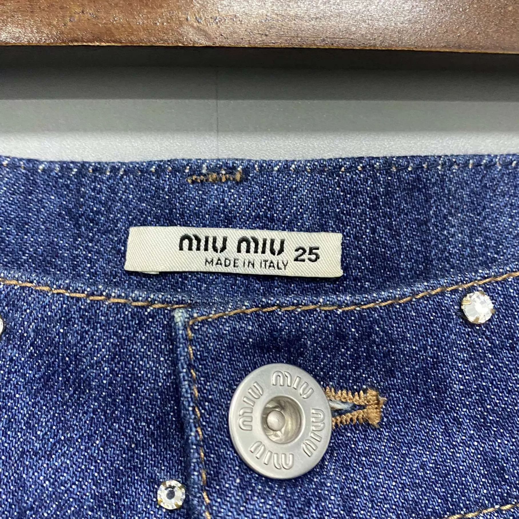 Miu Miu MIUMIU Crystal Leather Logo Jeans 25 99 New Size 25" / US 0 / IT 36 - 4 Thumbnail