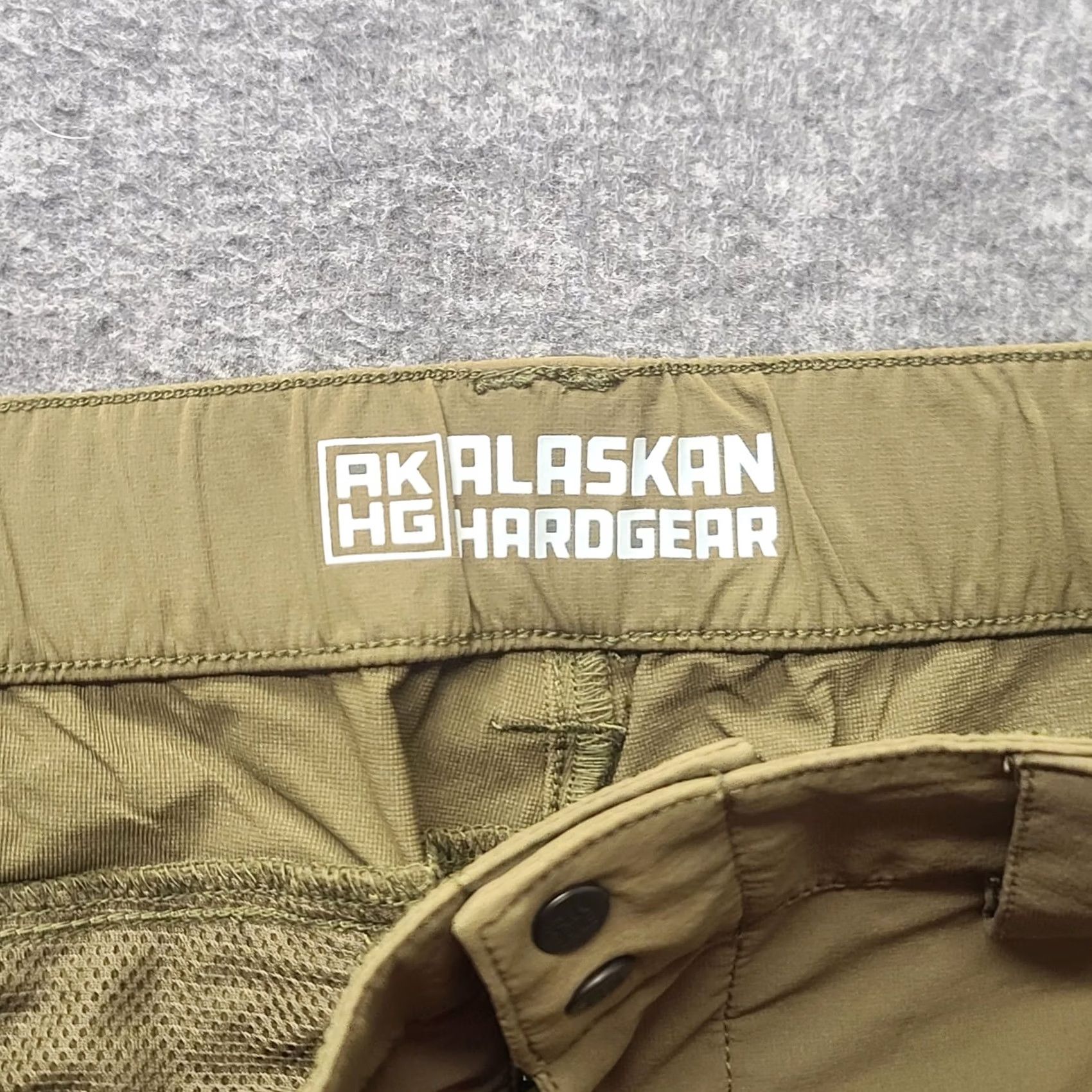 Vintage Duluth Alaskan Hardgear Shorts Mens 40 Cargo Regular Fit Green Nylon Spandex Outdoor Water Resistant Pockets Quick Dry Size US 40 / EU 56 - 2 Thumbnail