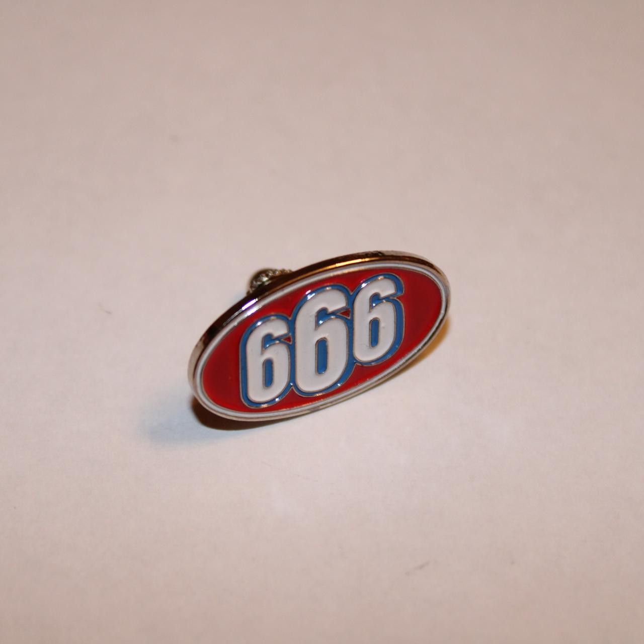 Supreme Supreme 666 Oval Pin Keychain Set Size ONE SIZE - 3 Thumbnail